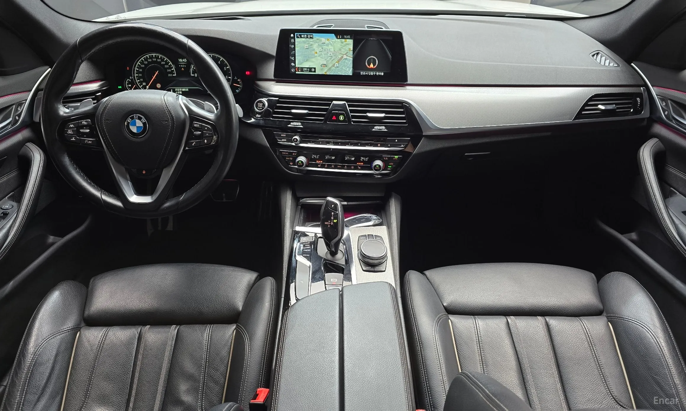 BMW 5 Series (G30) превью 4