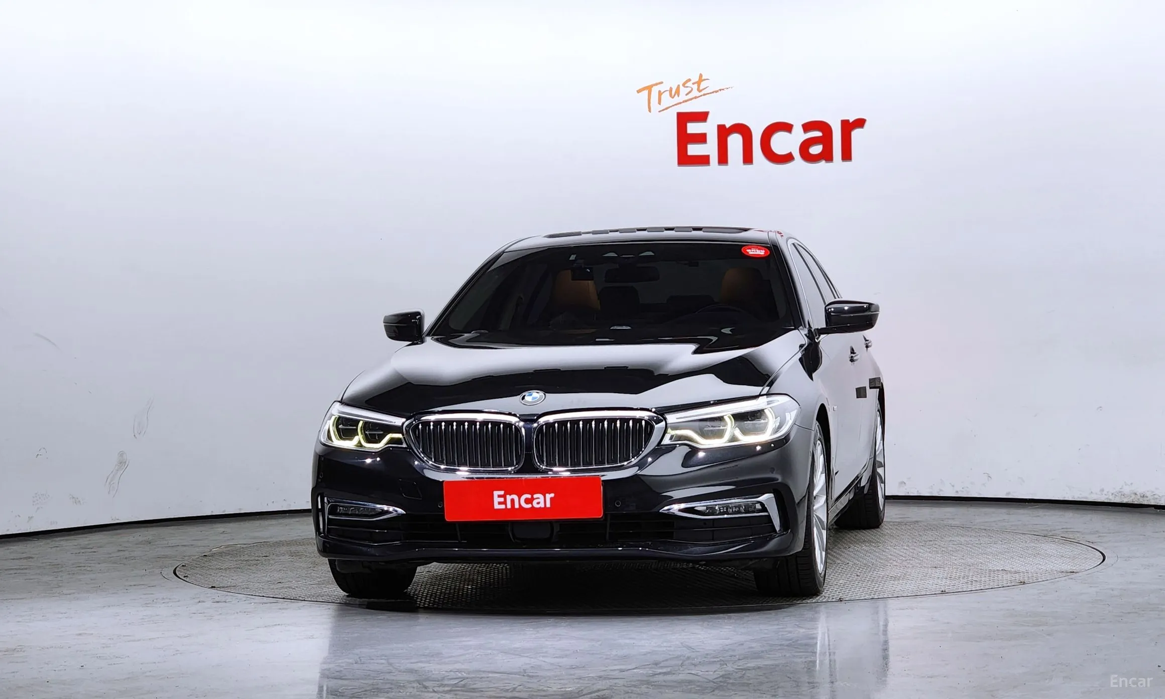 BMW 5 Series (G30) превью 2