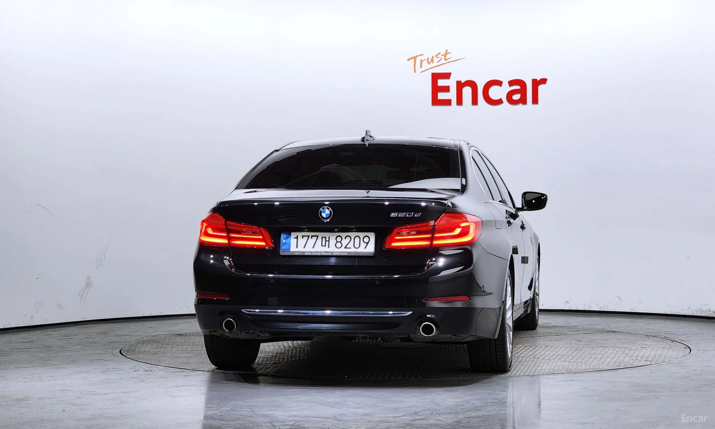 BMW 5 Series (G30) превью 3