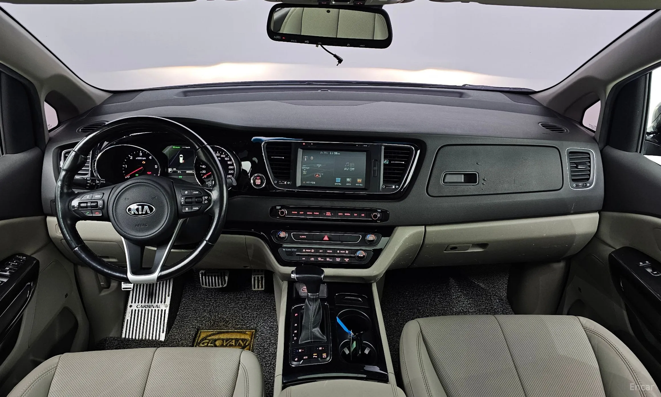 Kia Carnival превью 4
