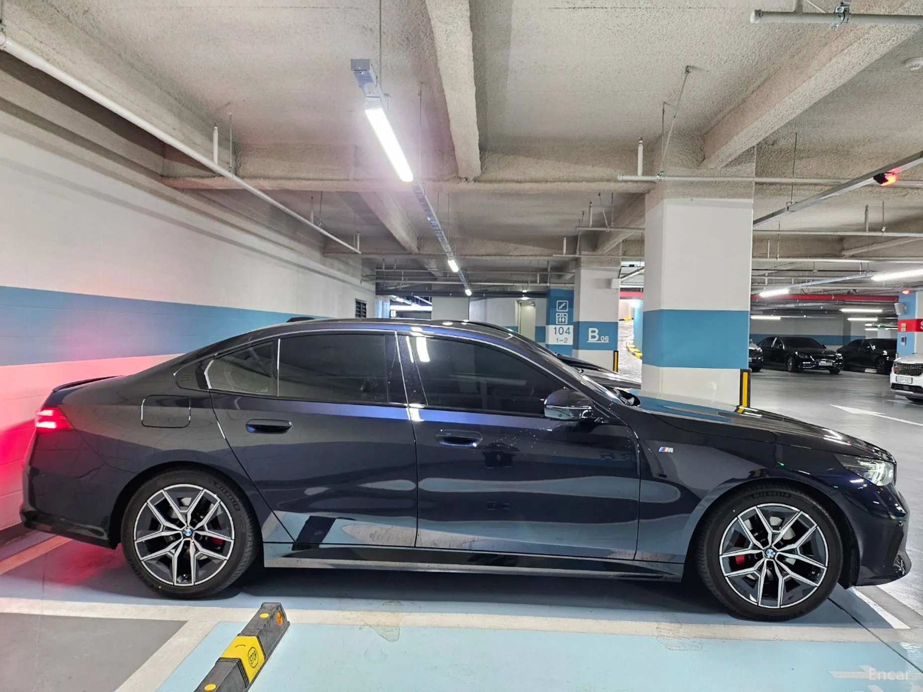 BMW 5 Series (G60) превью 2