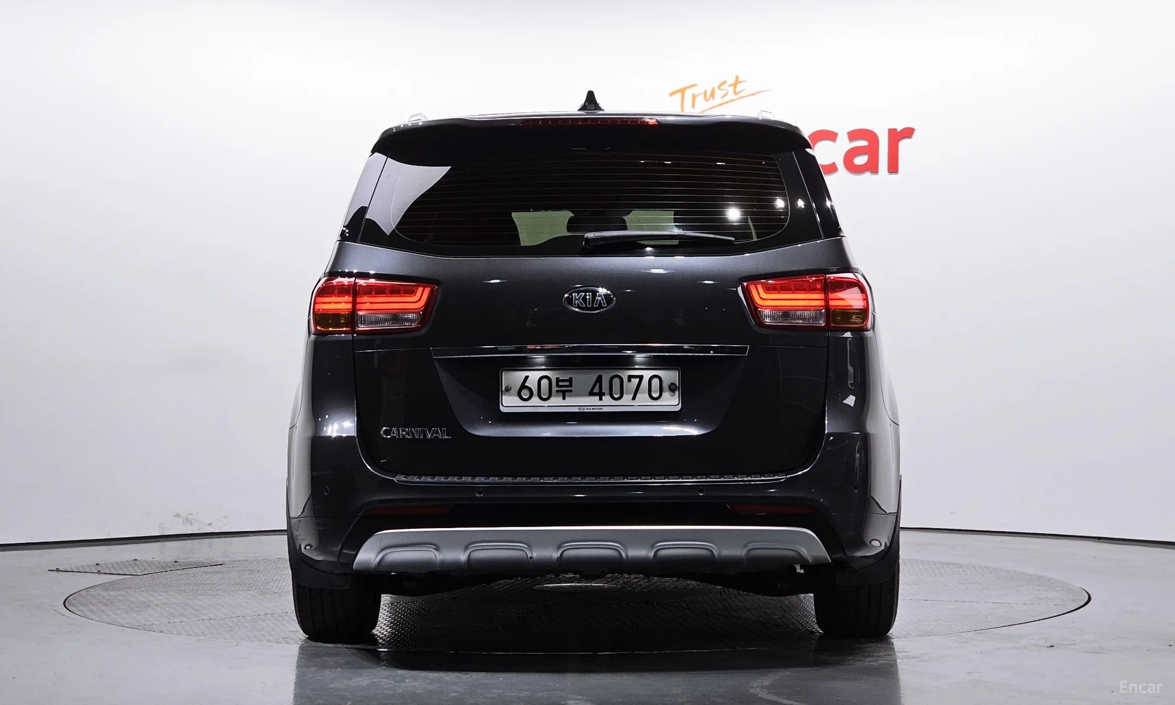 Kia Carnival превью 3
