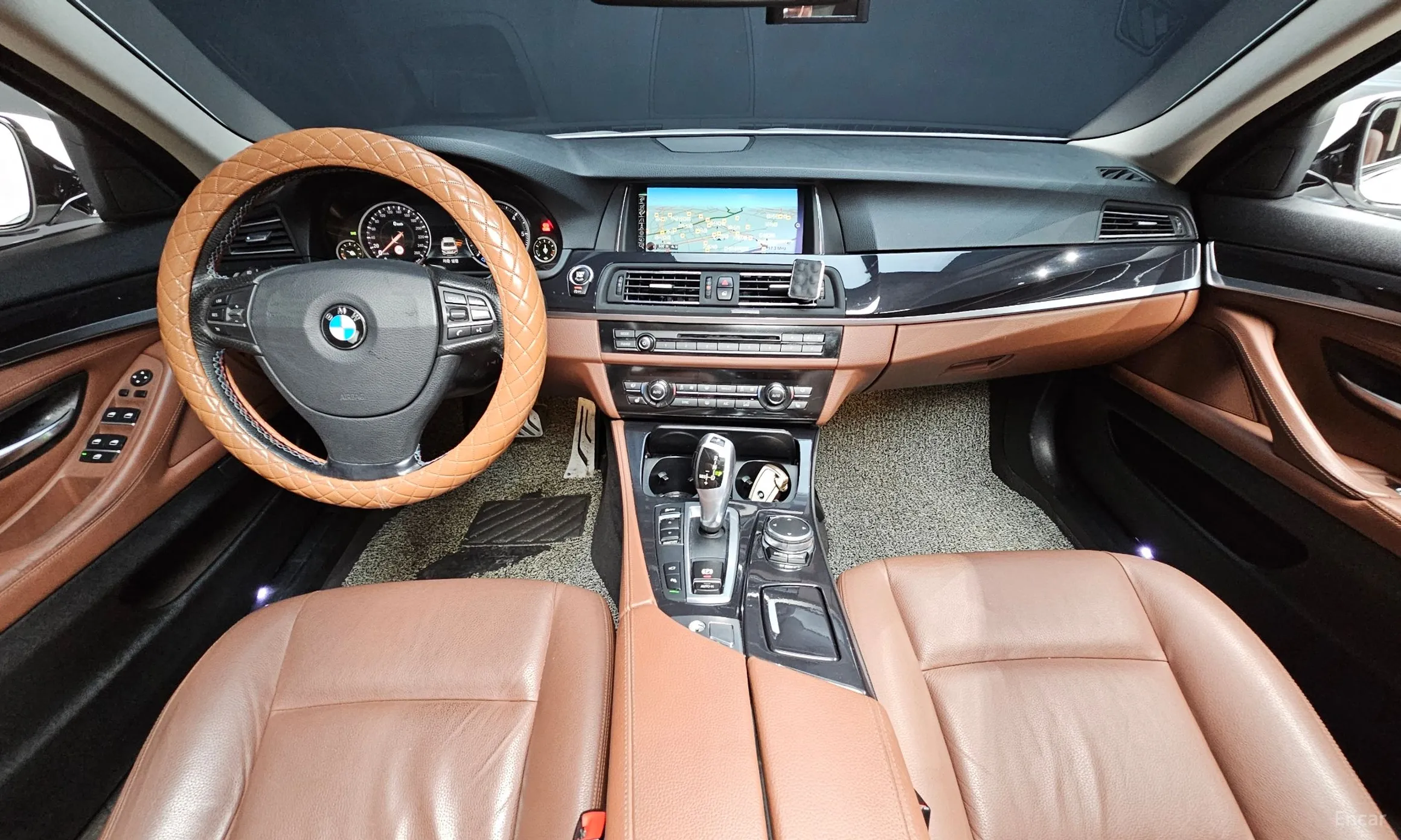 BMW 5 Series (F10) превью 4