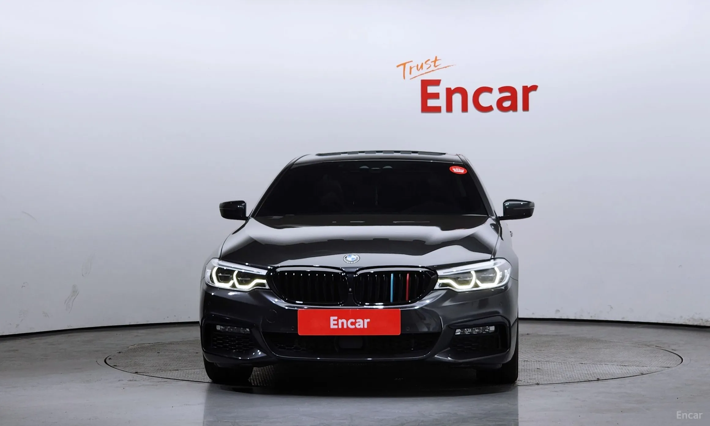 BMW 5 Series (G30) превью 2