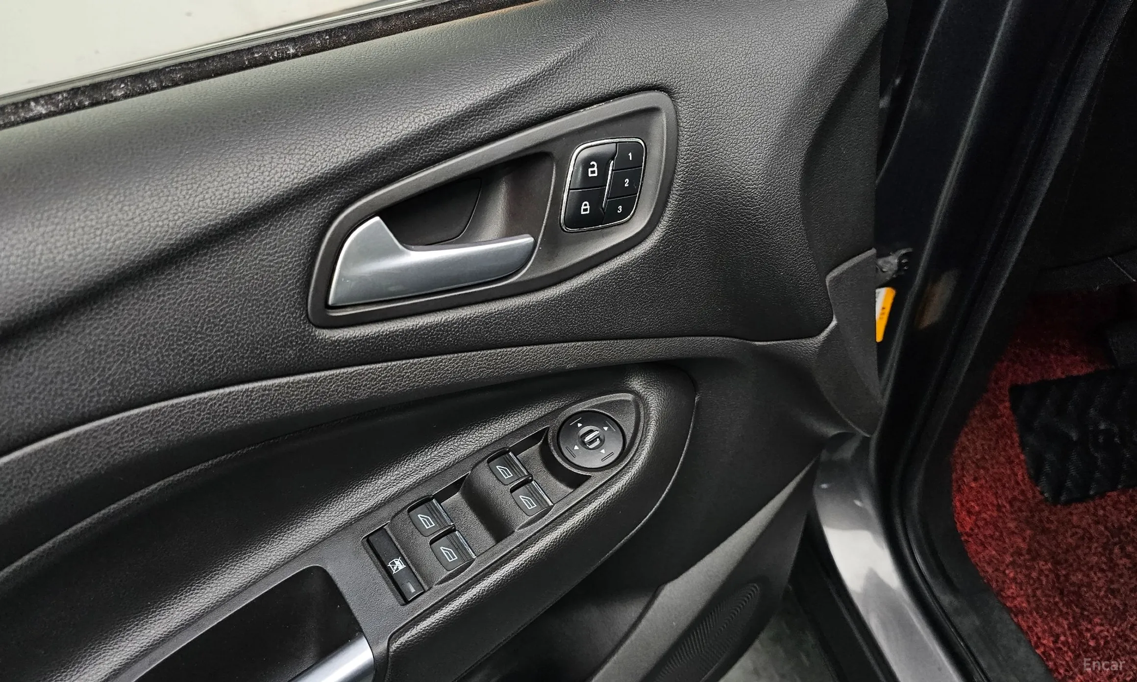 Ford Escape превью 13