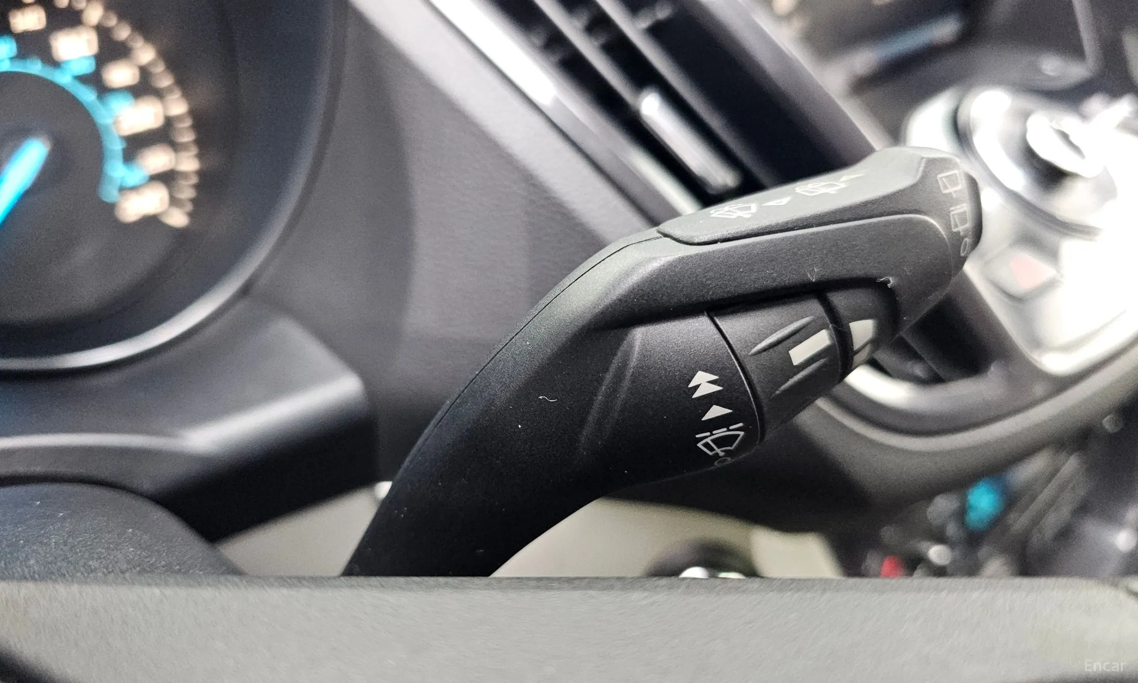 Ford Escape превью 16