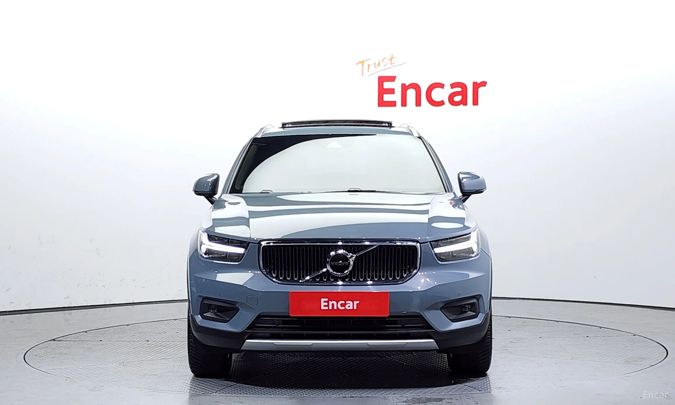 Volvo XC40 превью 3