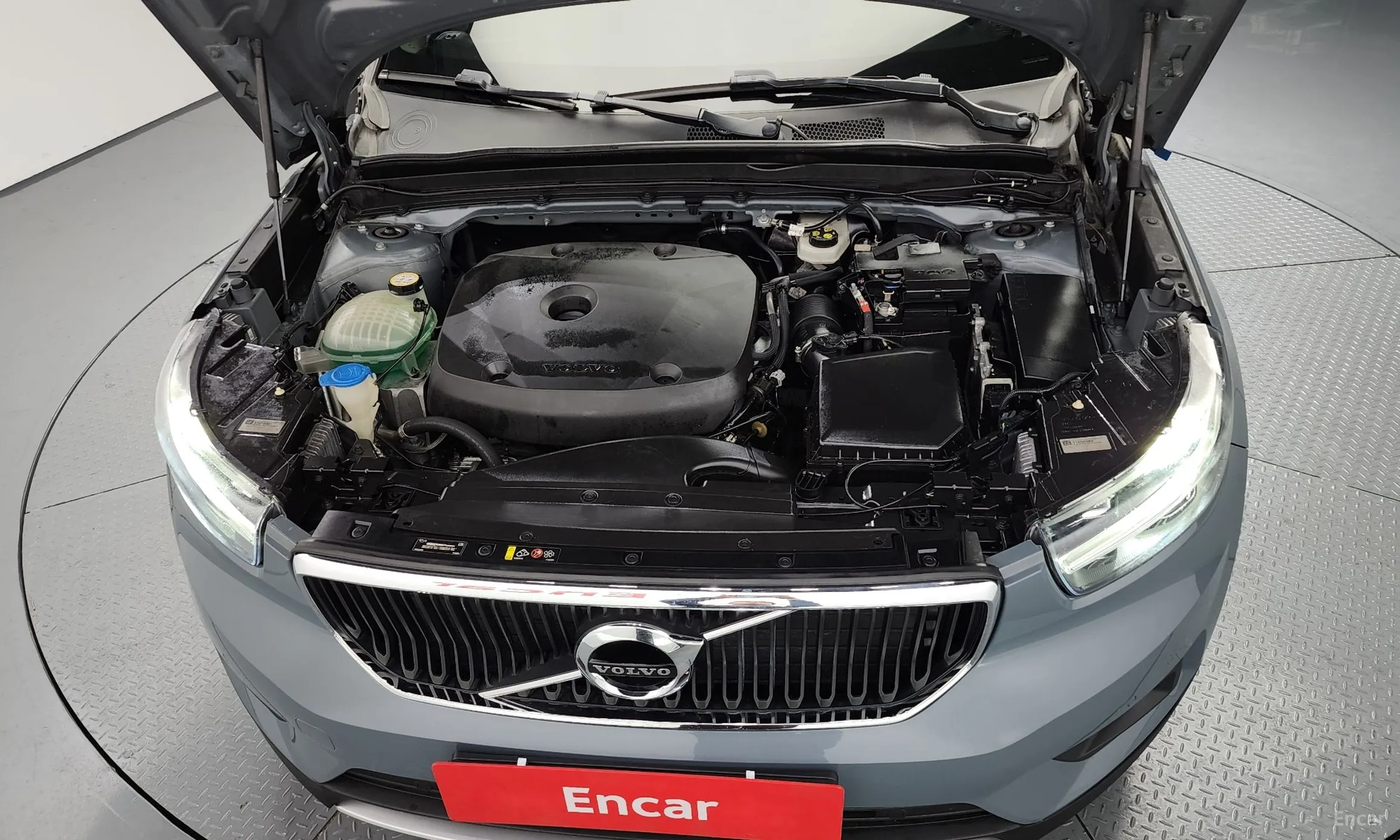 Volvo XC40 превью 6
