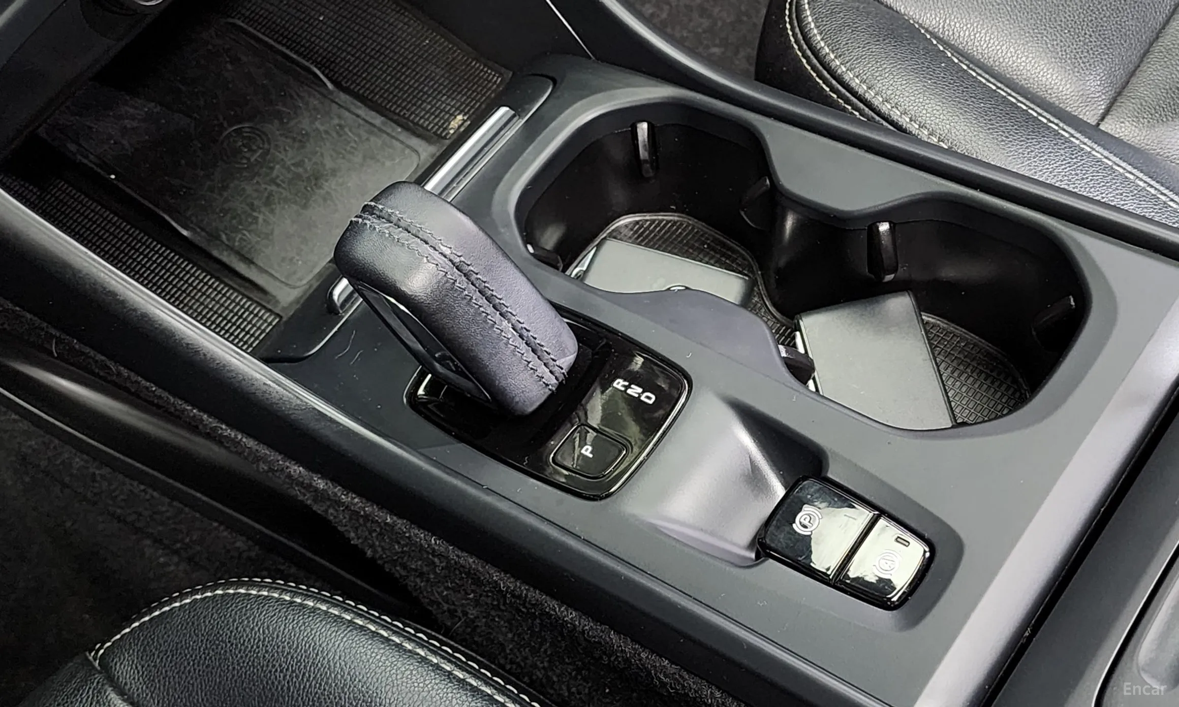 Volvo XC40 превью 9