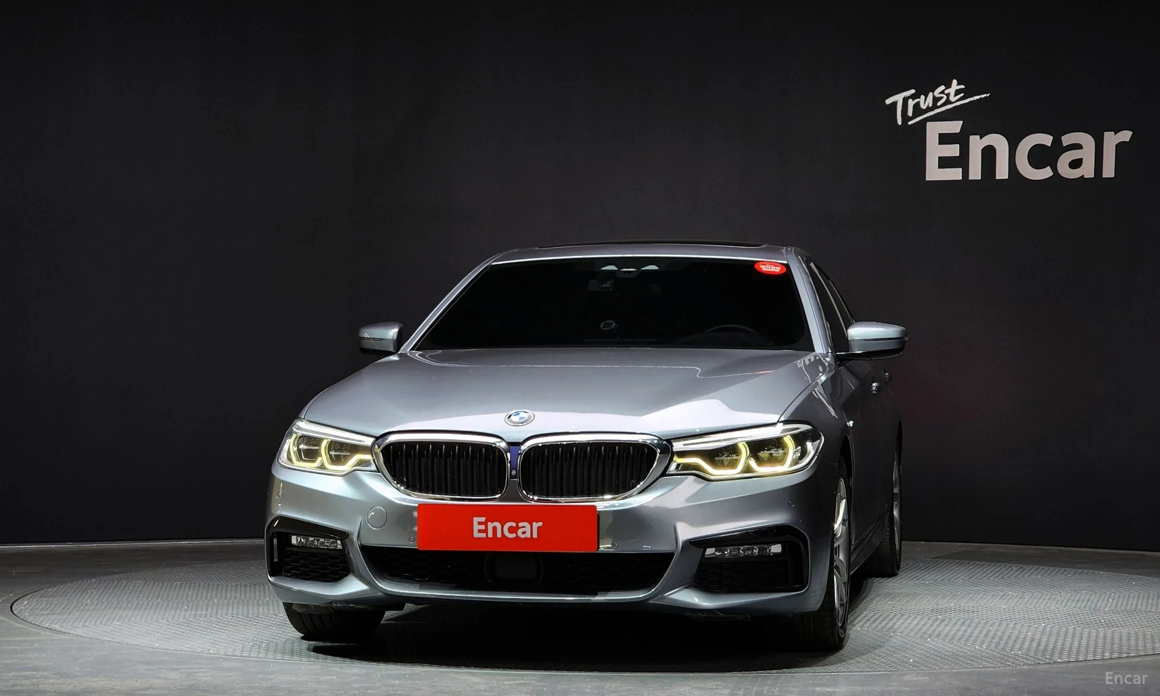 BMW 5 Series (G30) превью 2