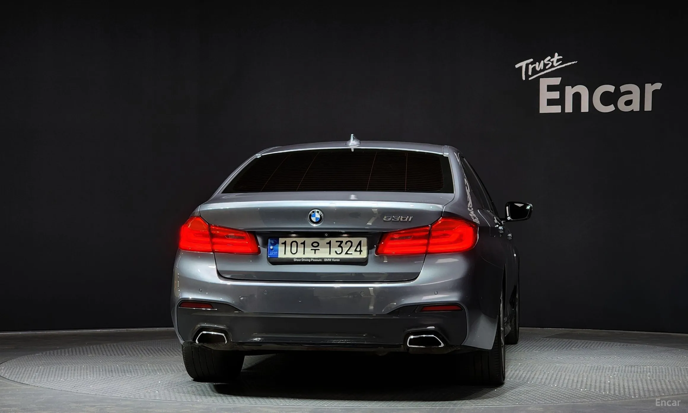 BMW 5 Series (G30) превью 3