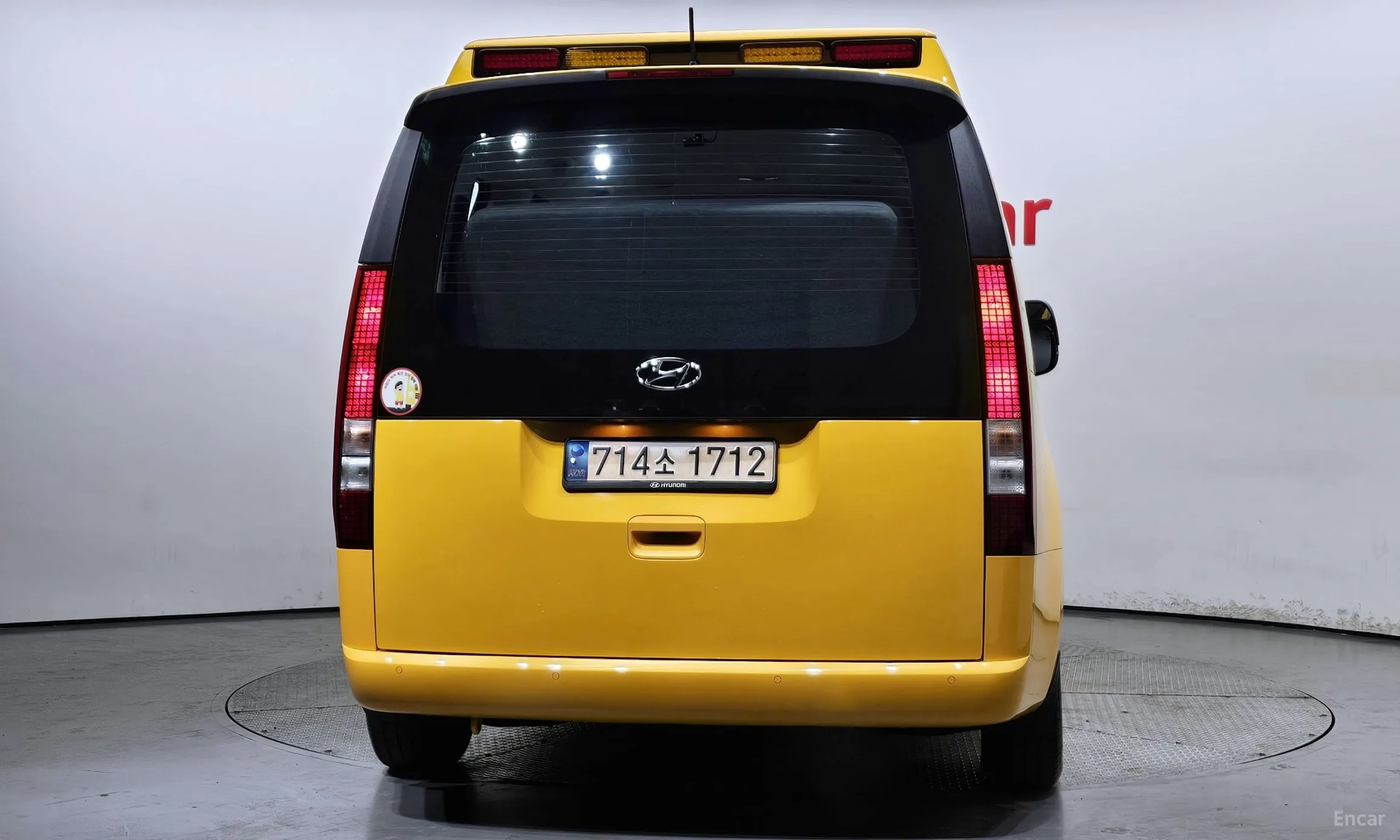 Hyundai Staria превью 3