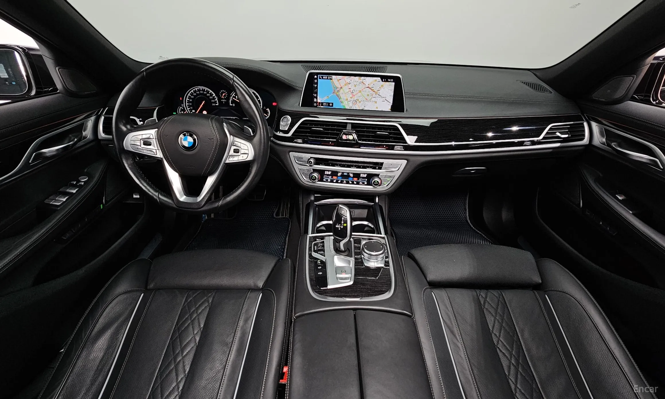BMW 7 Series (G11) превью 4