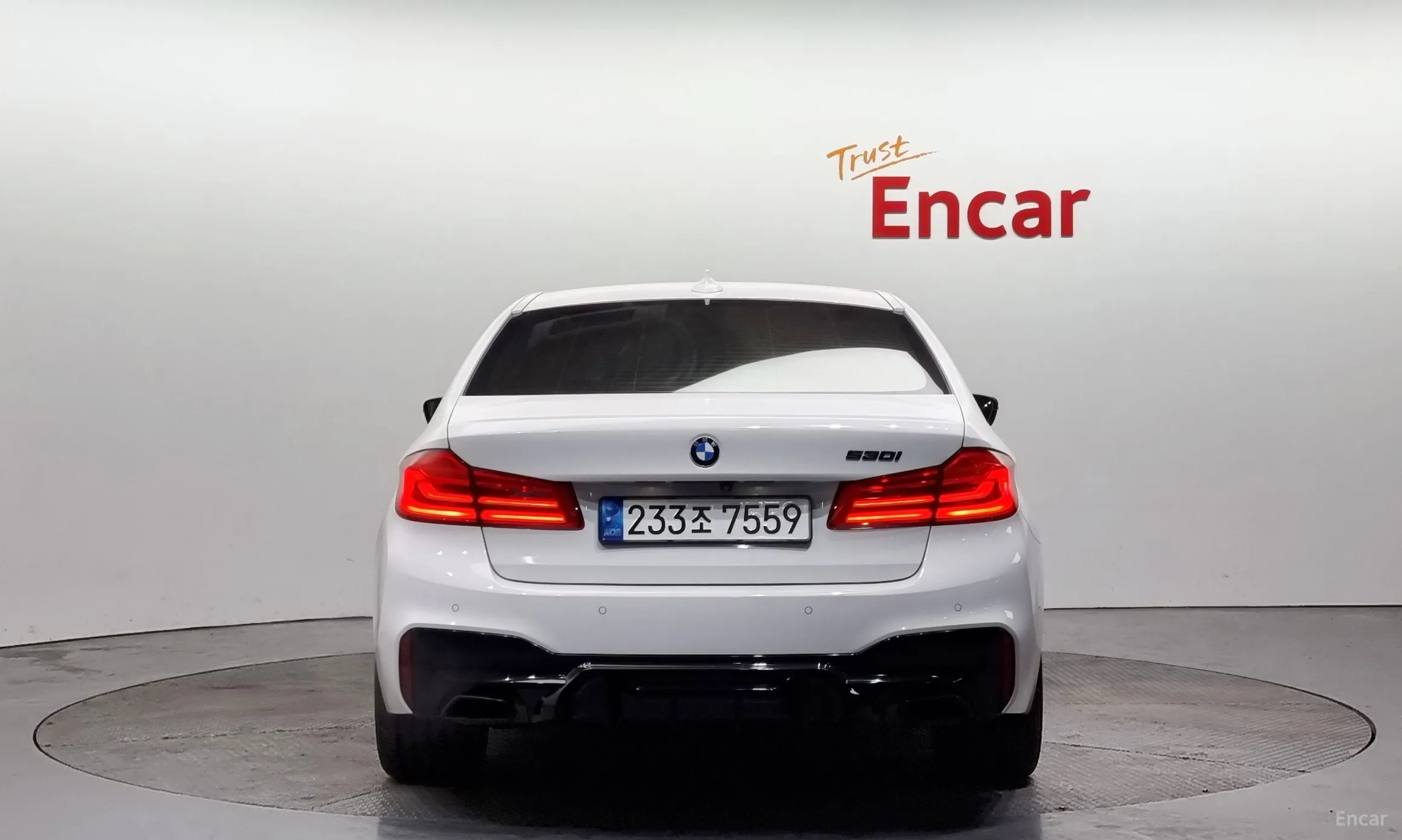 BMW 5 Series (G30) превью 3