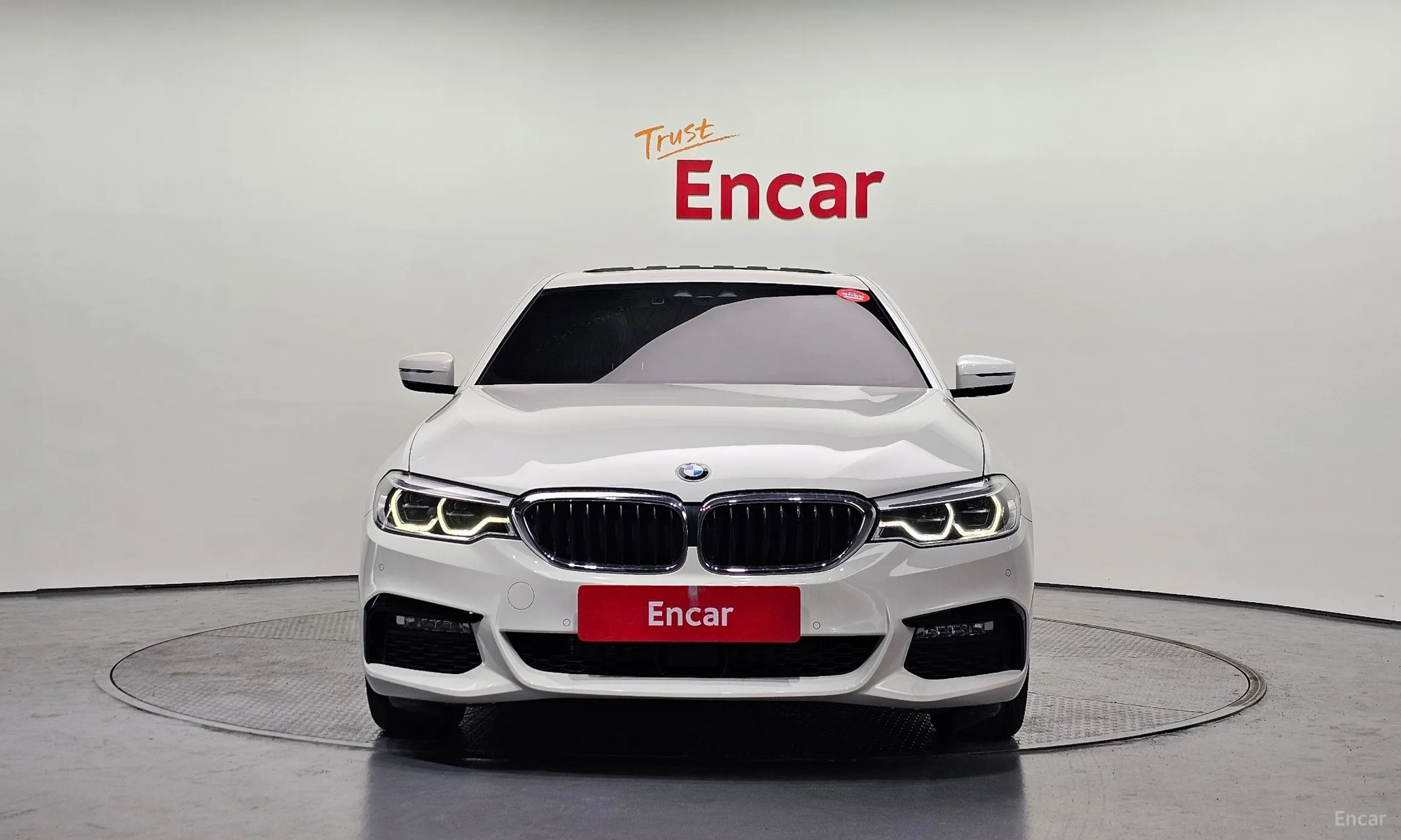 BMW 5 Series (G30) превью 2