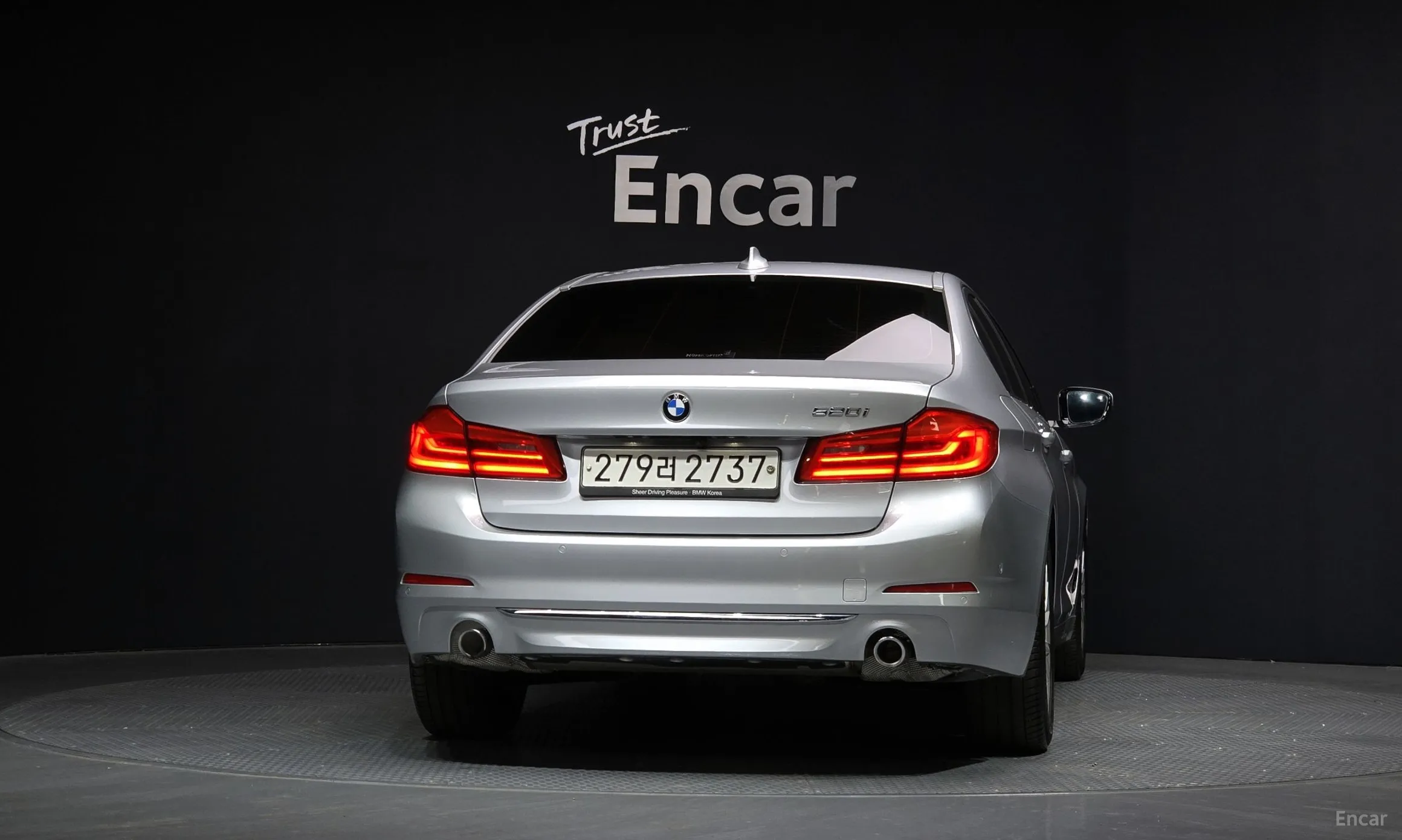 BMW 5 Series (G30) превью 3