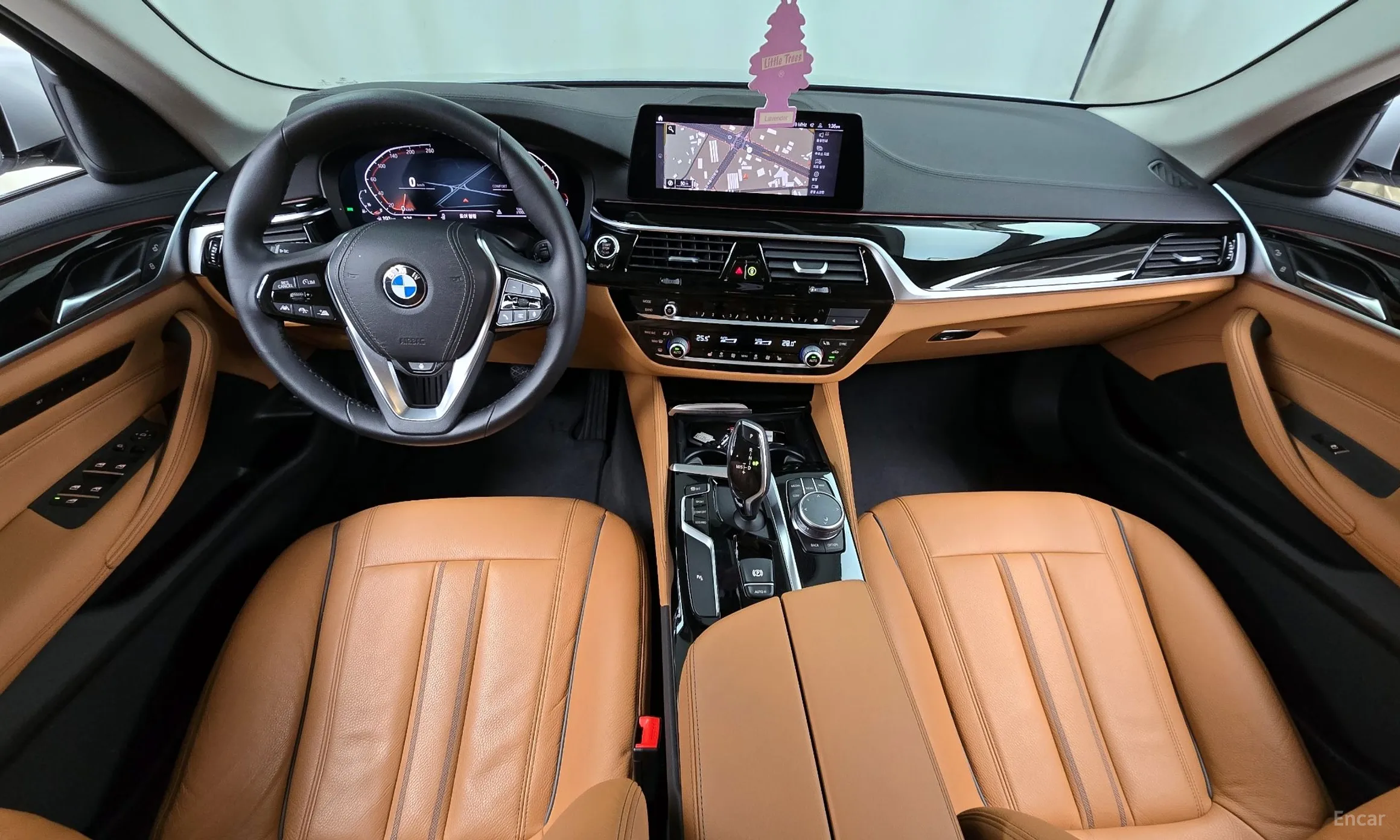 BMW 5 Series (G30) превью 4