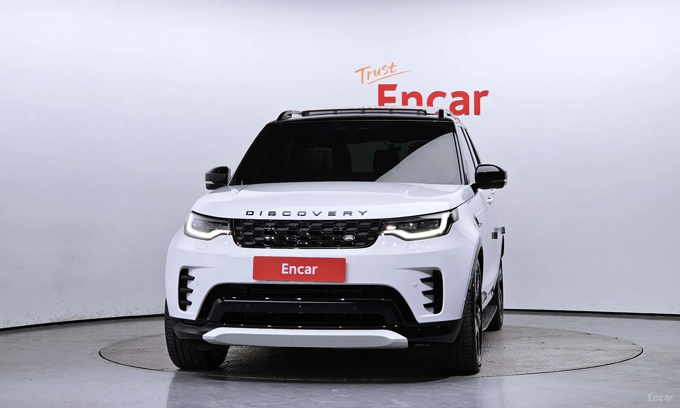 Land Rover Discovery 5