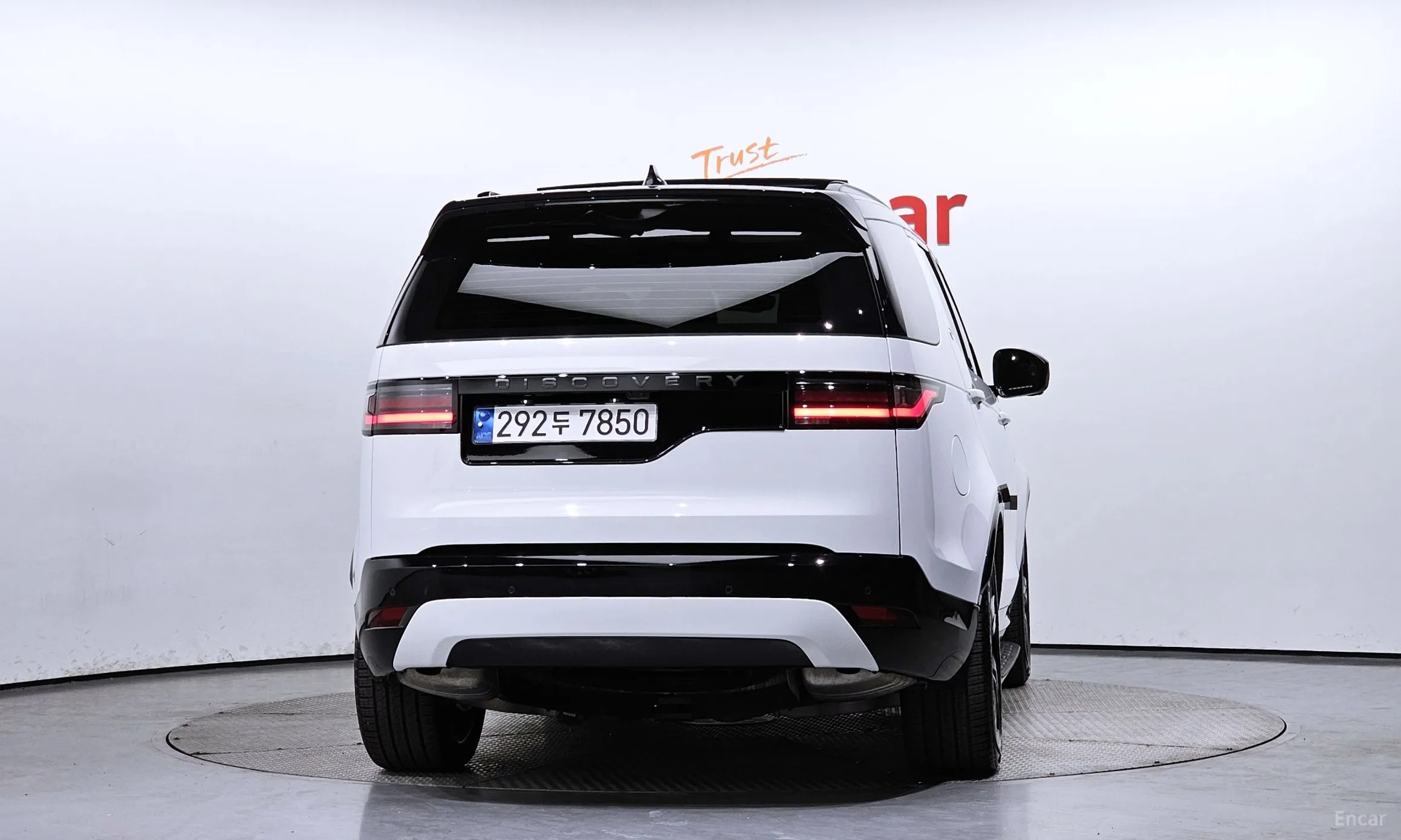 Land Rover Discovery 5 превью 3