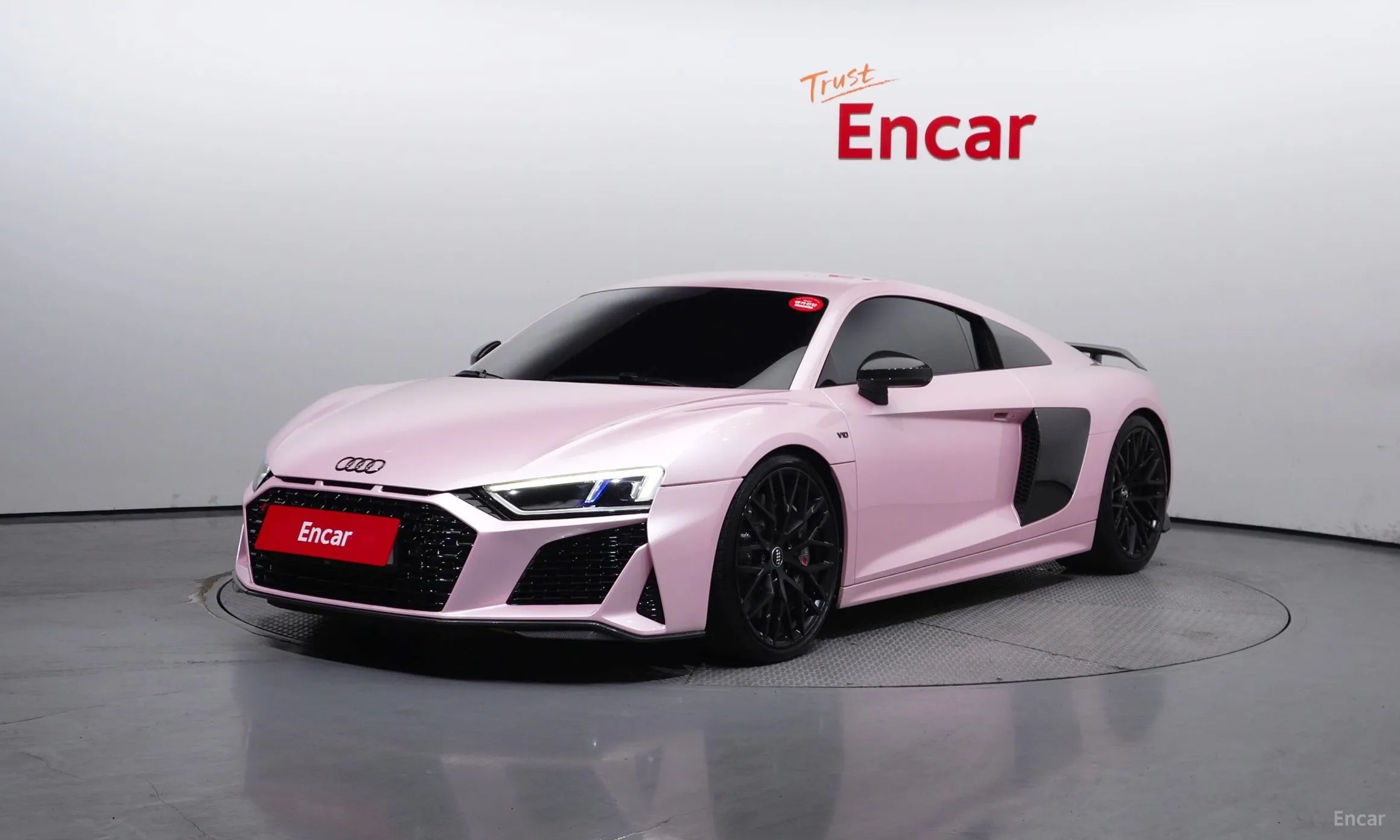 R8 (4S)