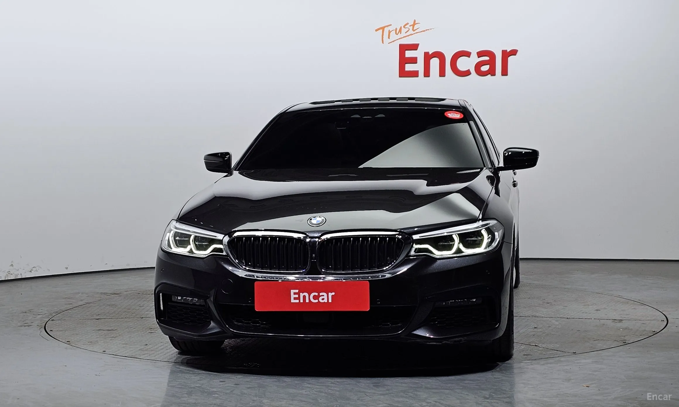 BMW 5 Series (G30) превью 2