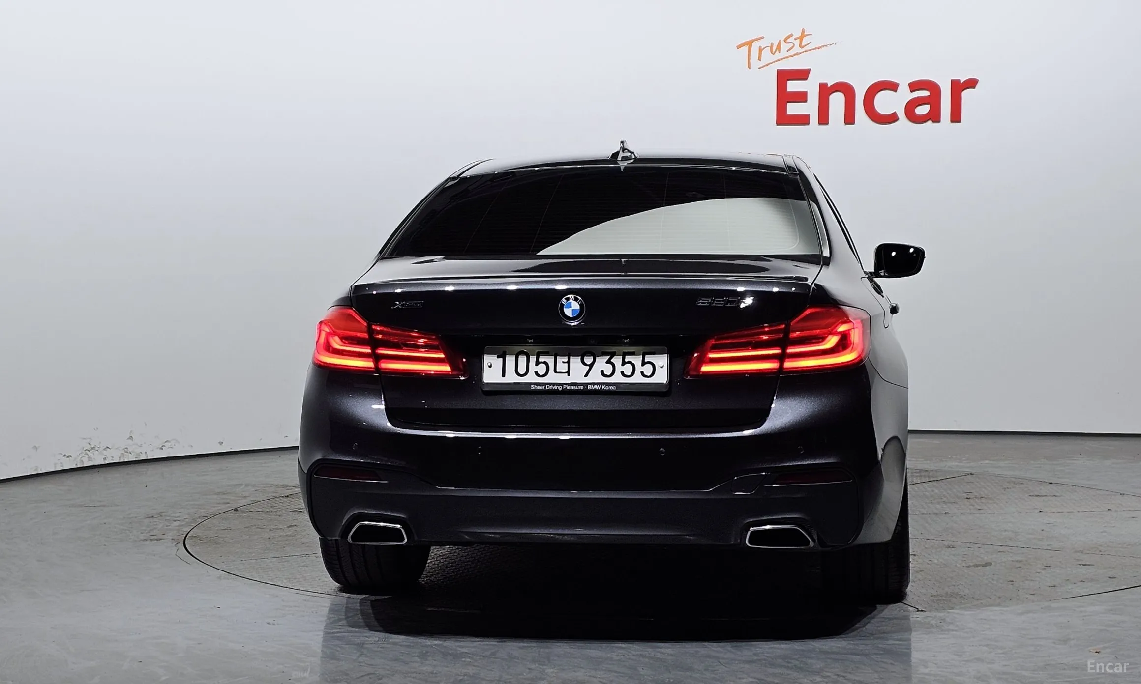BMW 5 Series (G30) превью 3