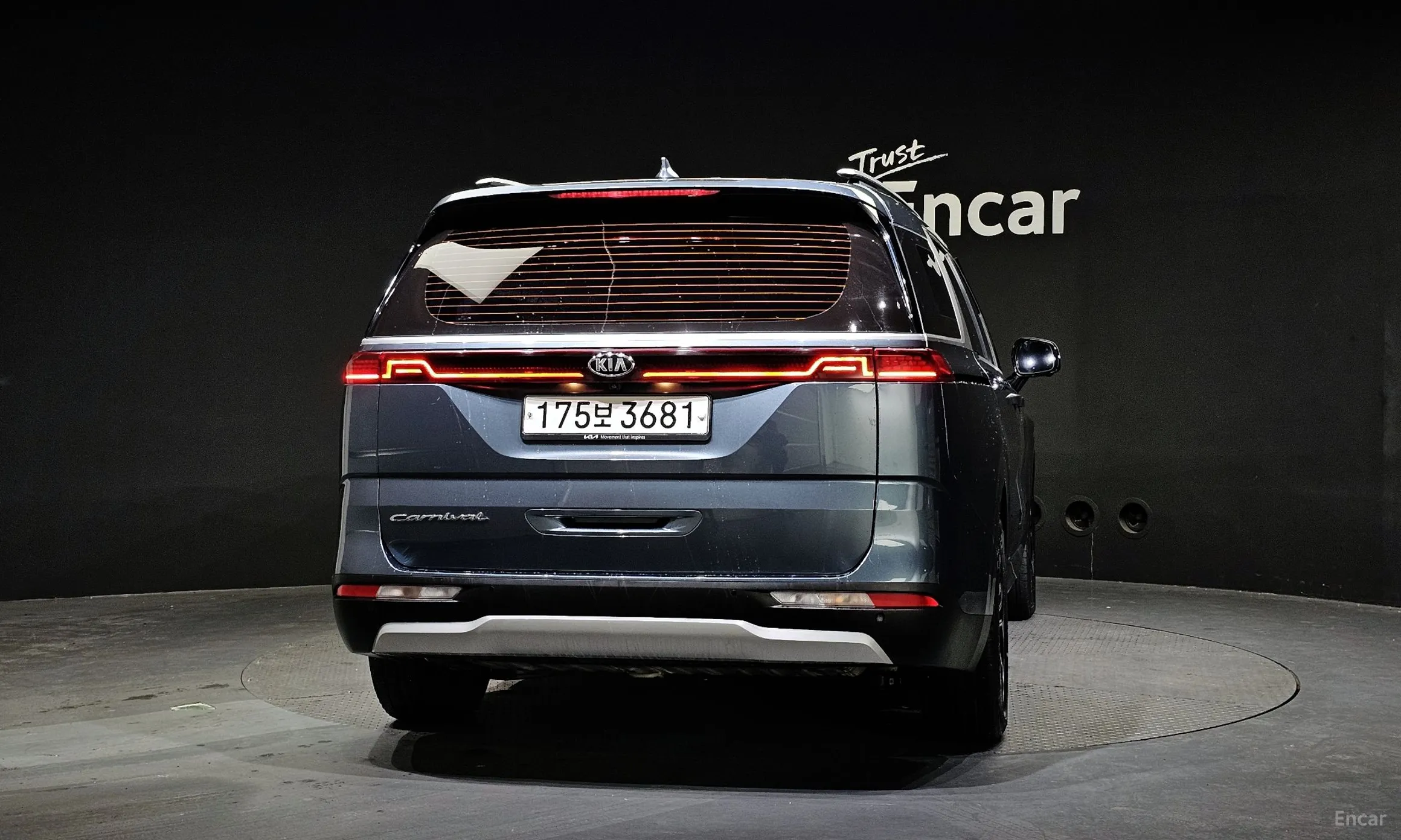 Kia Carnival Gen 4 превью 3
