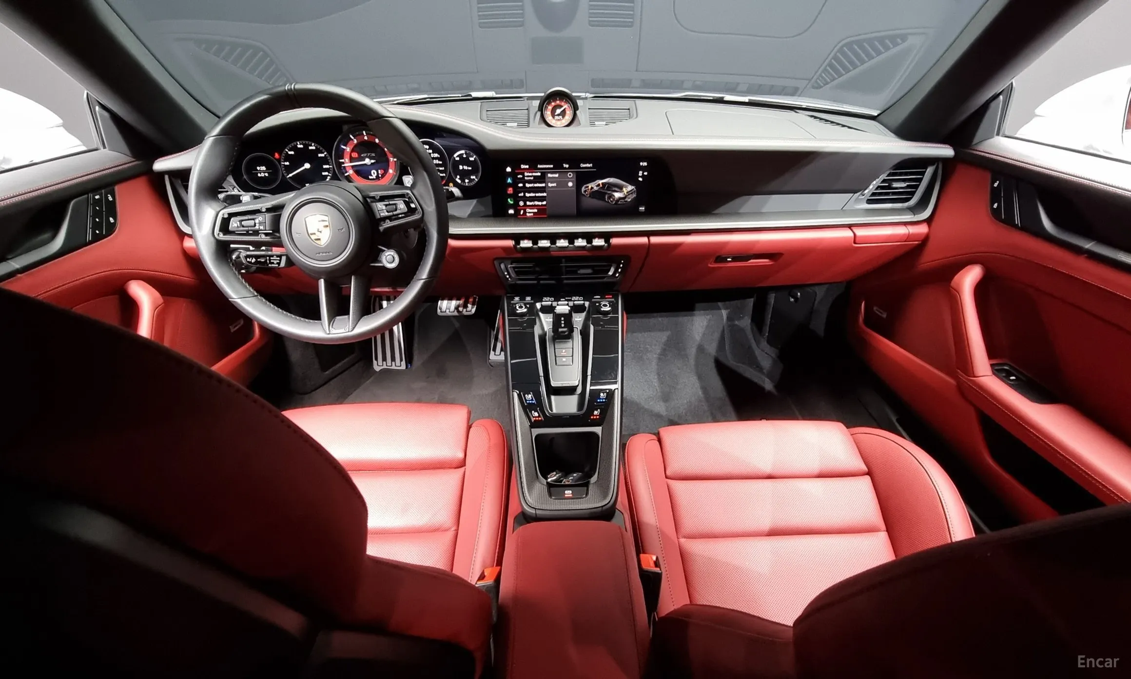Porsche 911 (992) превью 4