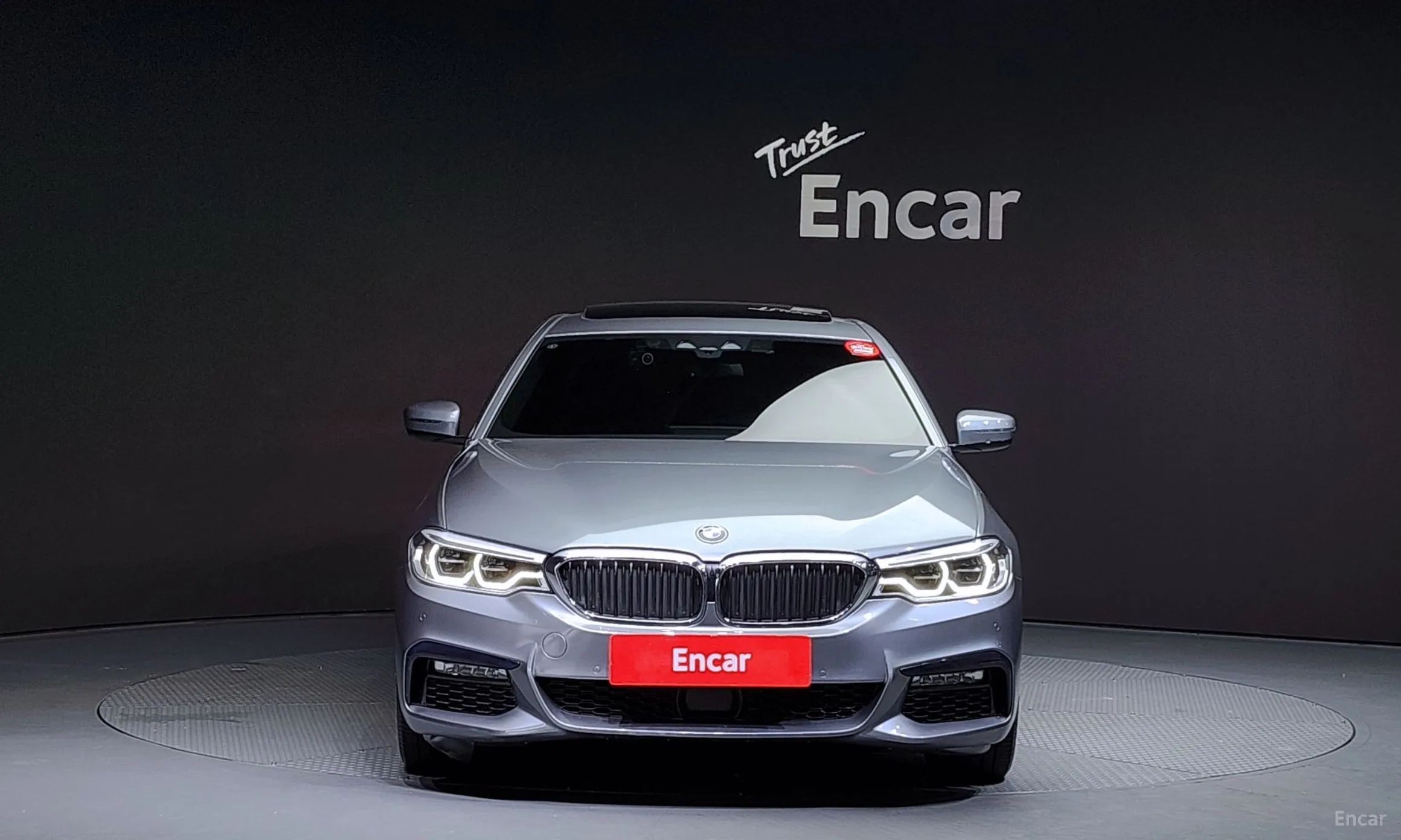BMW 5 Series (G30) превью 2