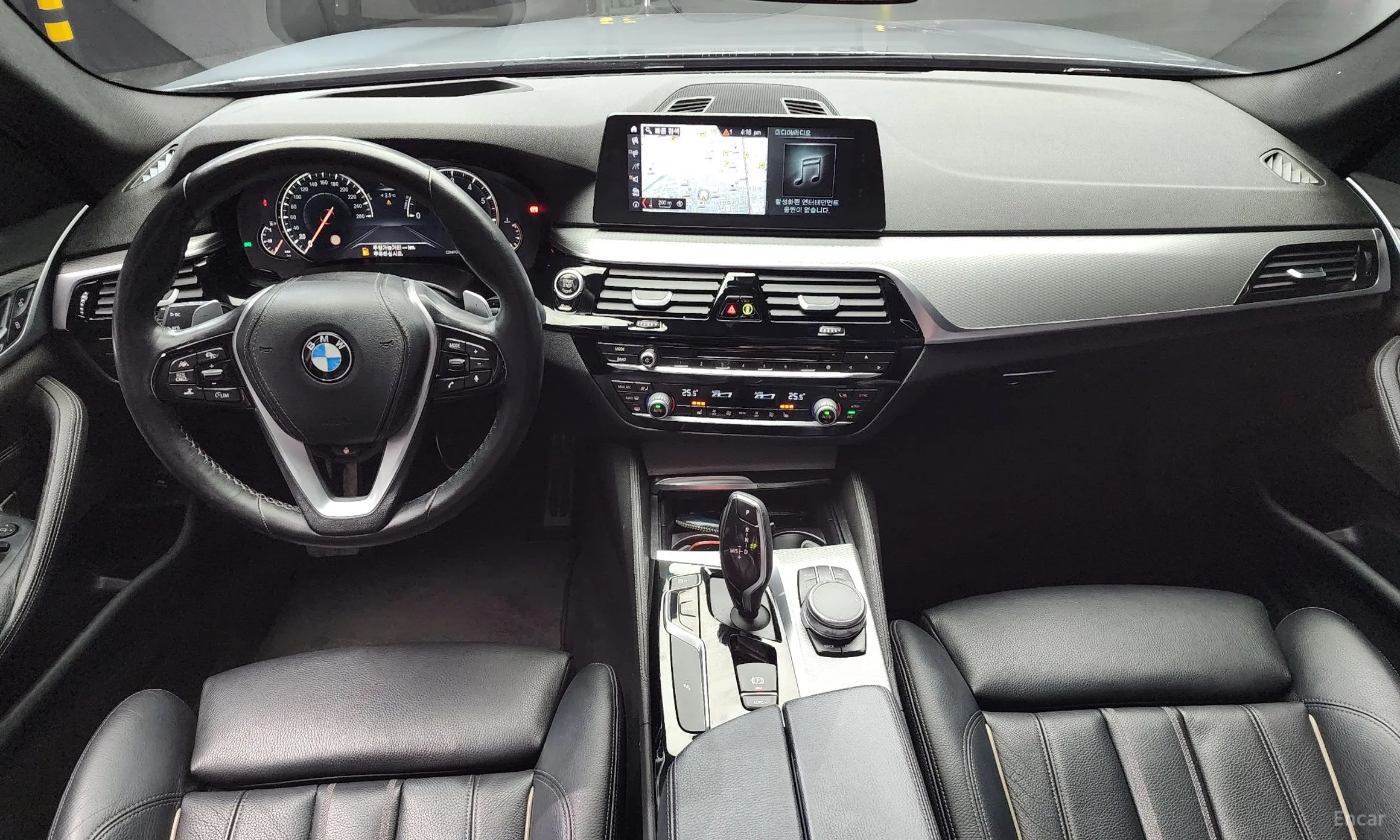 BMW 5 Series (G30) превью 4