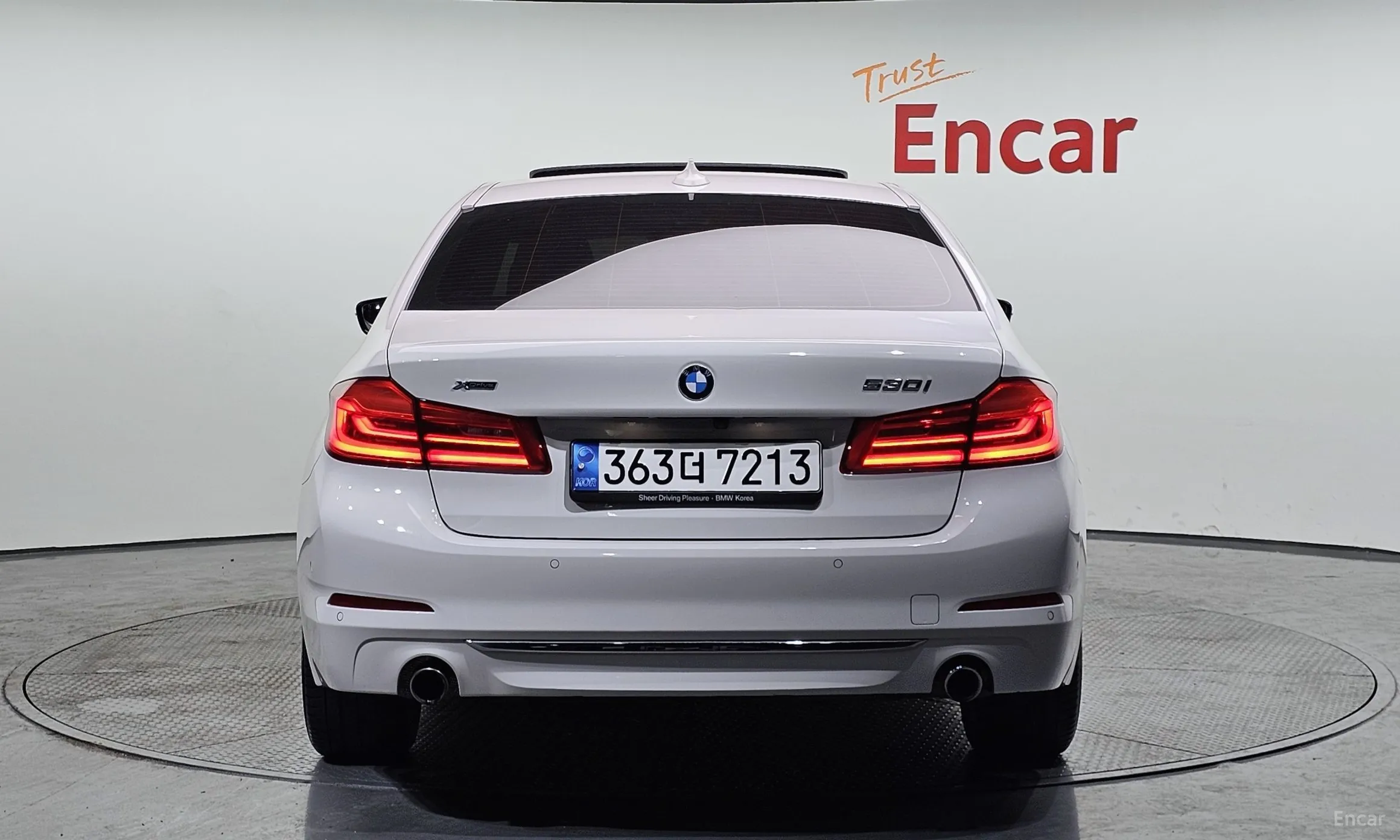 BMW 5 Series (G30) превью 3