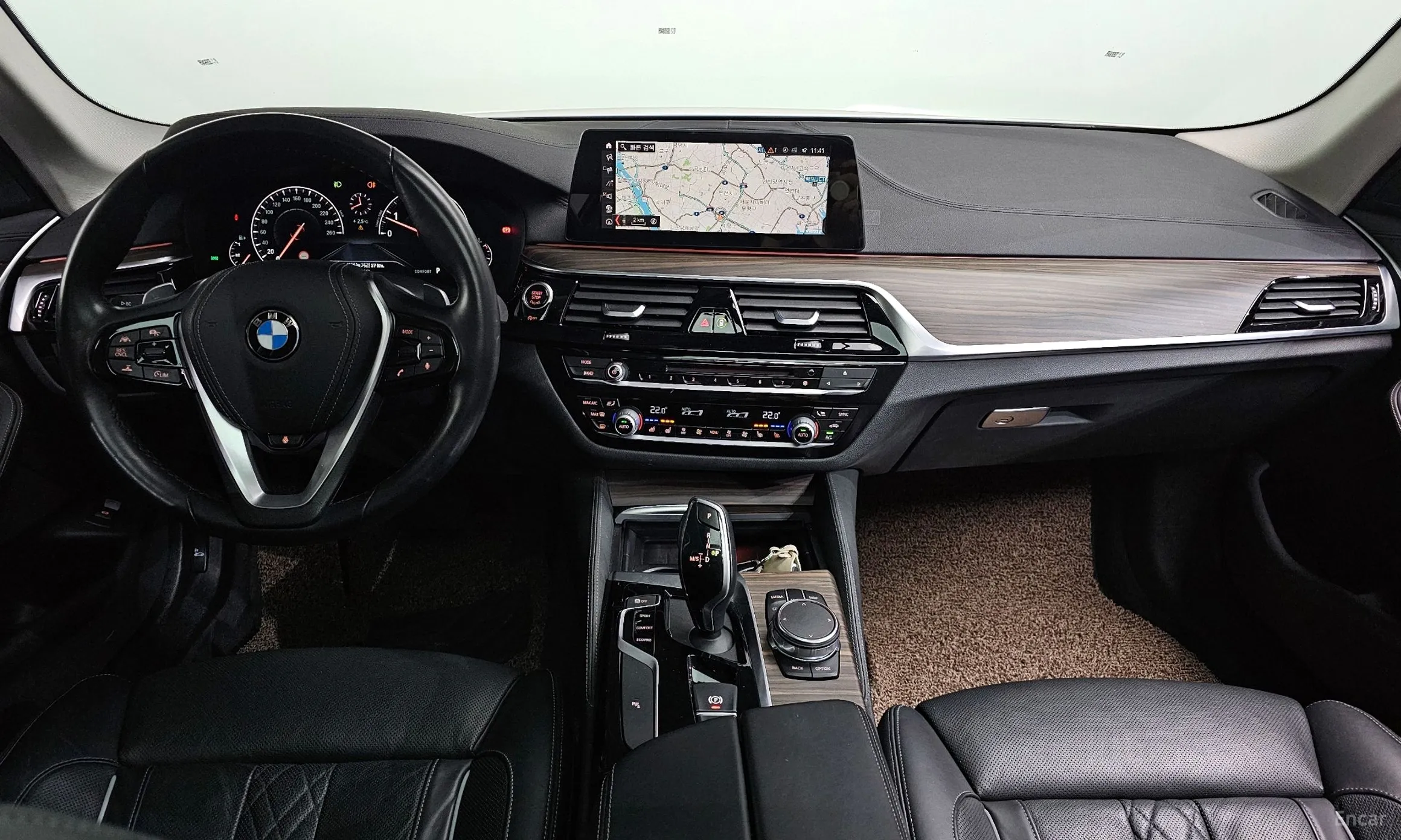 BMW 5 Series (G30) превью 4