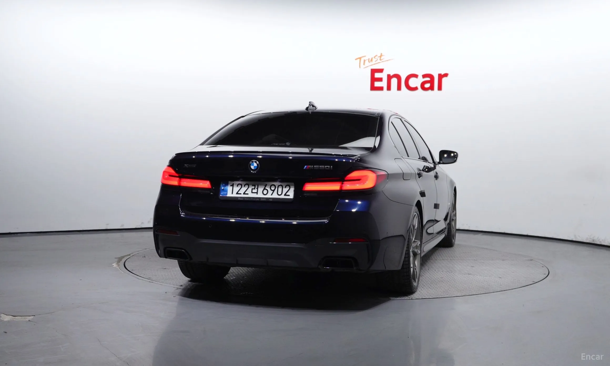 BMW 5 Series (G30) превью 3