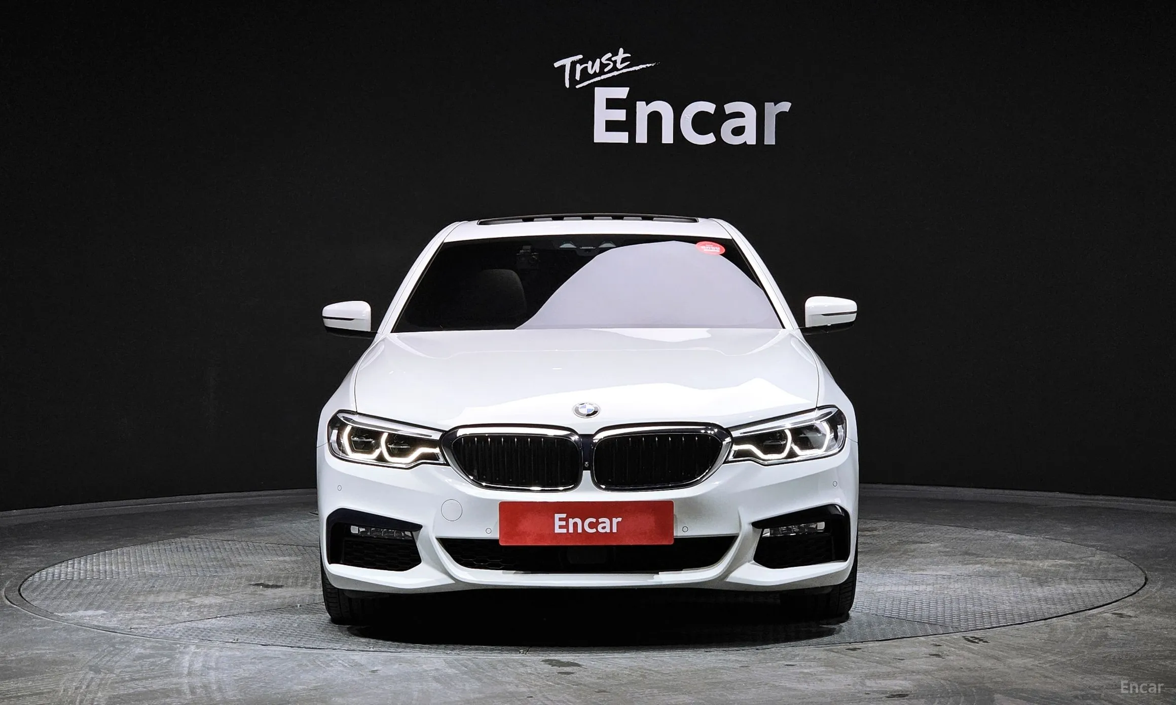 BMW 5 Series (G30) превью 2