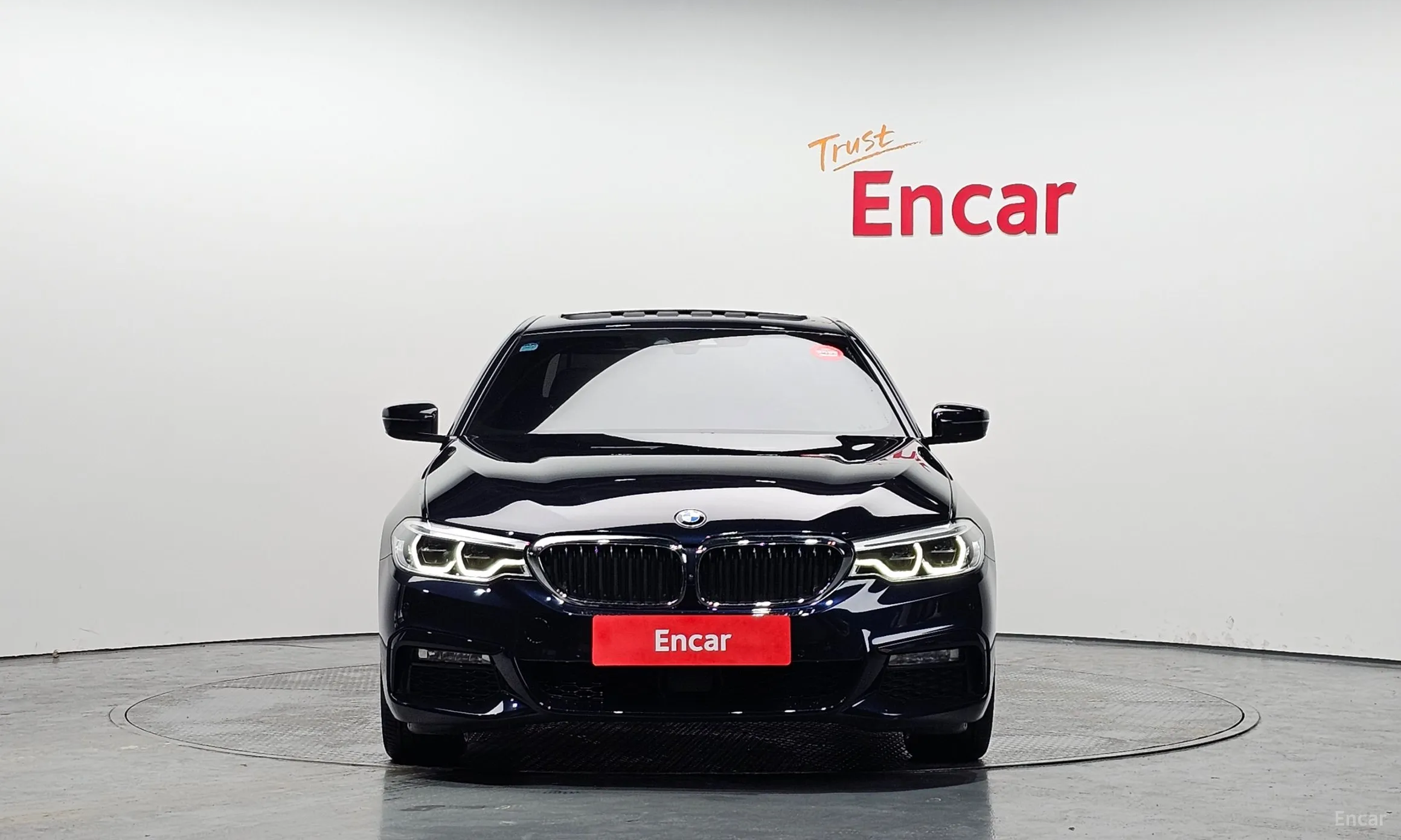 BMW 5 Series (G30) превью 2