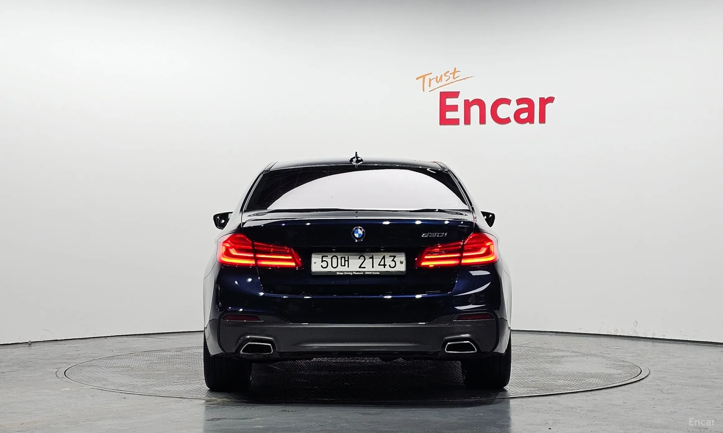 BMW 5 Series (G30) превью 3