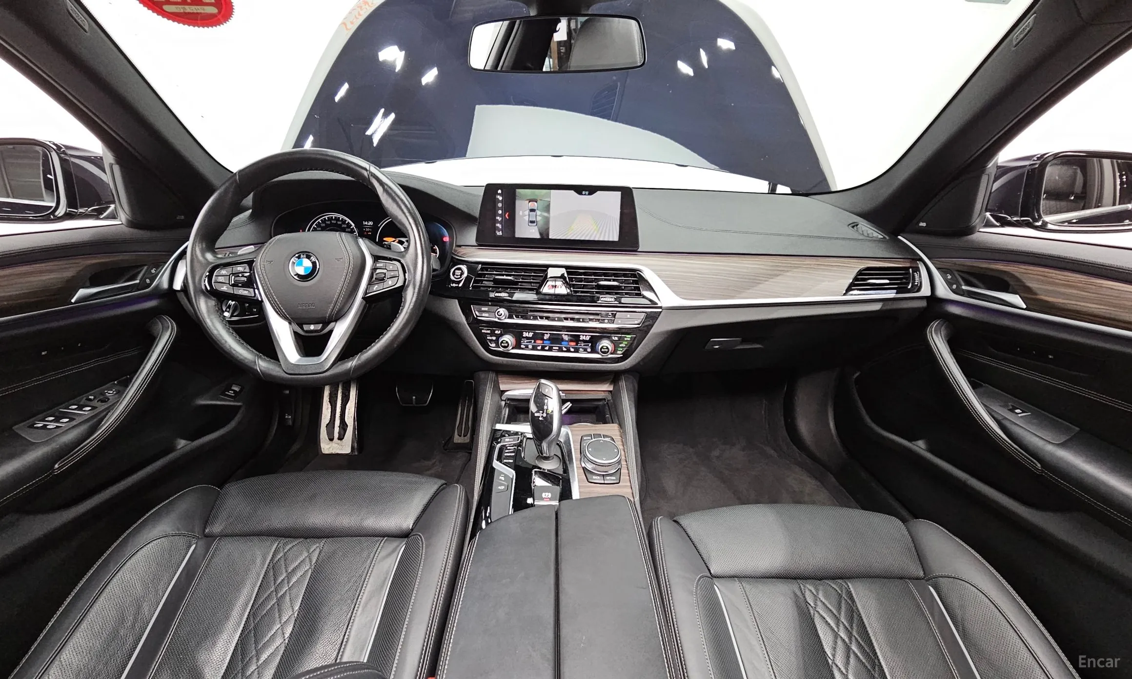 BMW 5 Series (G30) превью 4