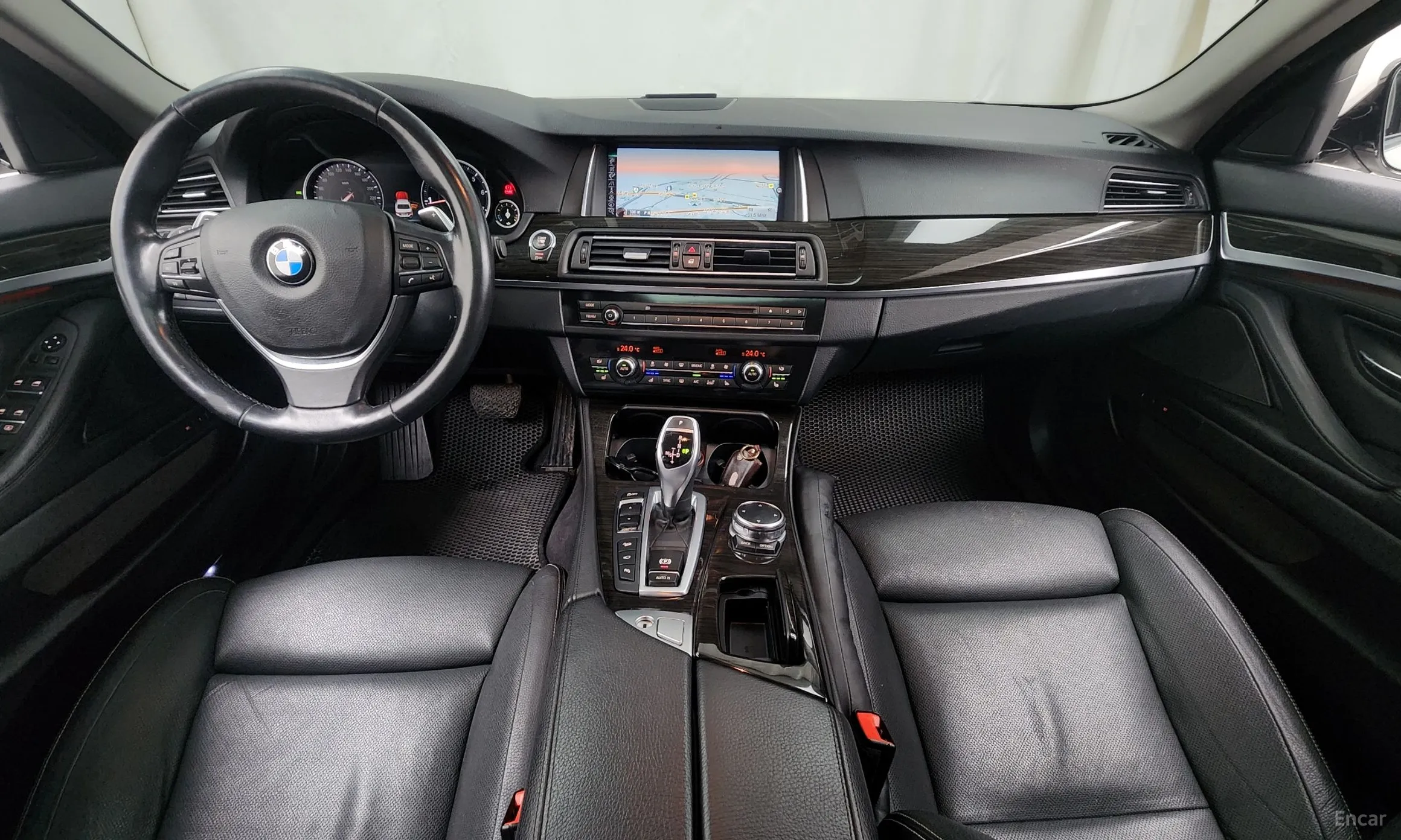 BMW 5 Series (F10) превью 4