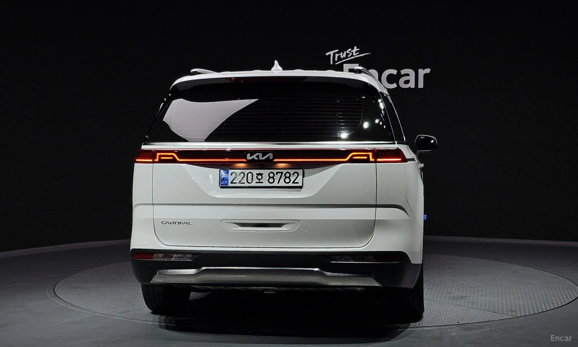 Kia Carnival Gen 4 превью 3