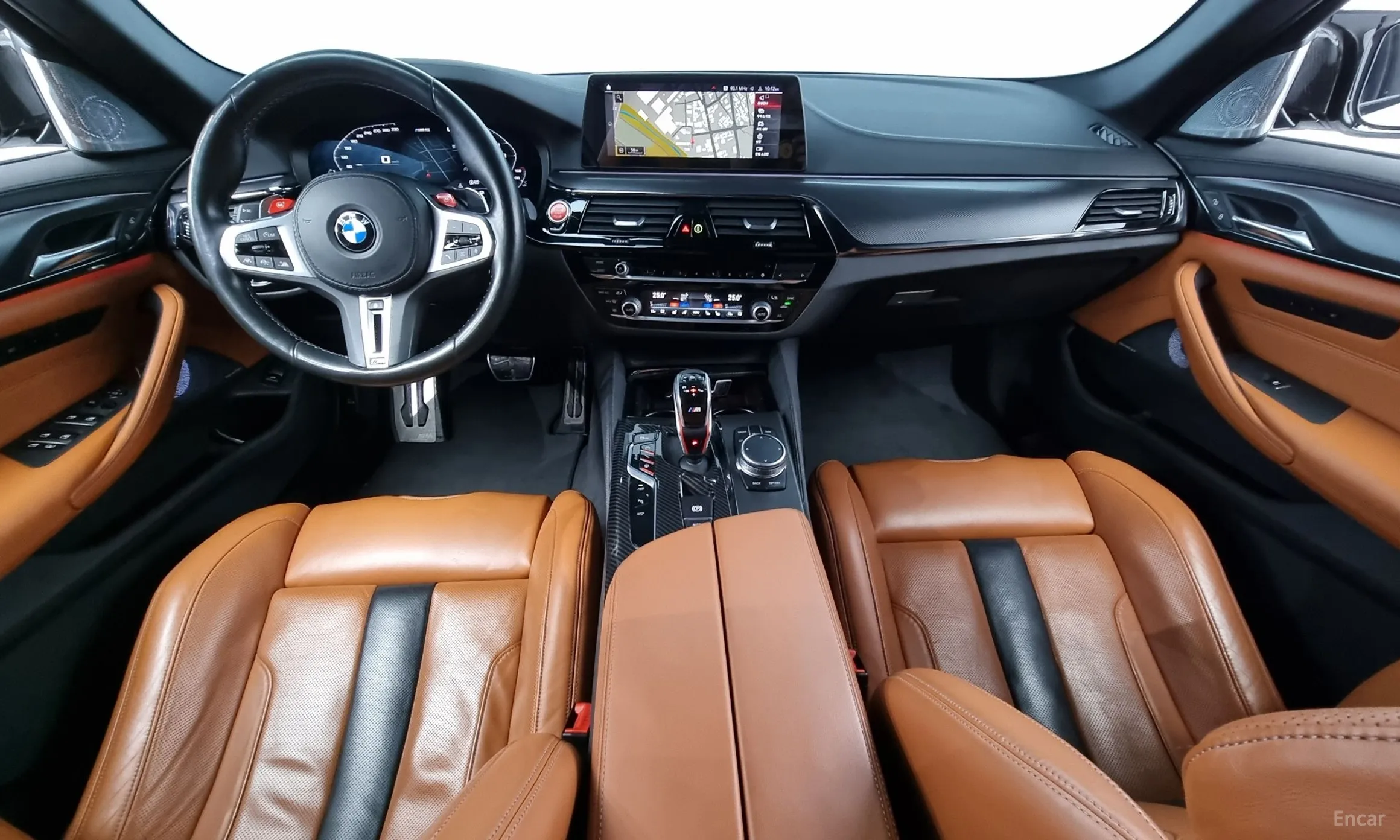 BMW M5 (F90) превью 4