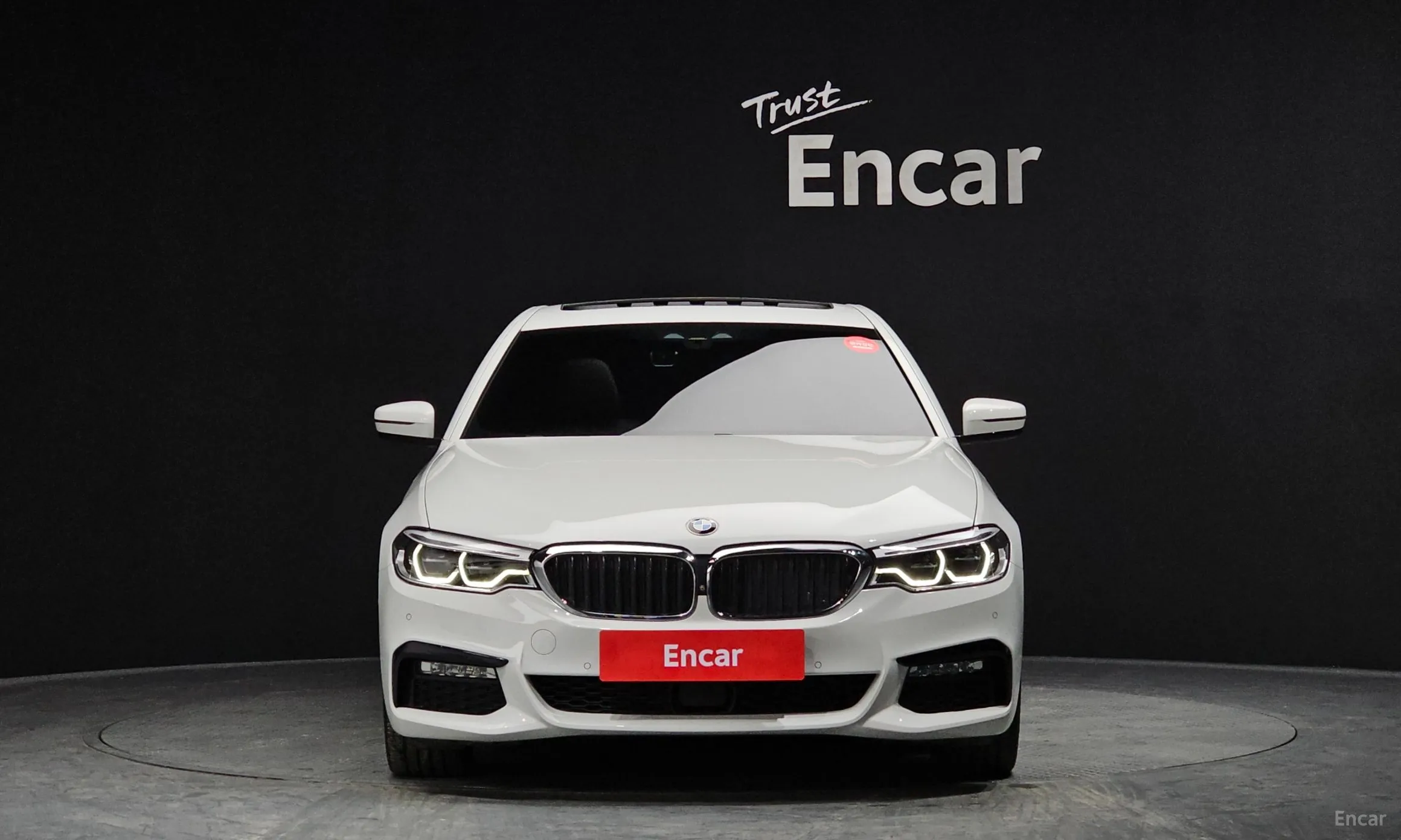 BMW 5 Series (G30) превью 2