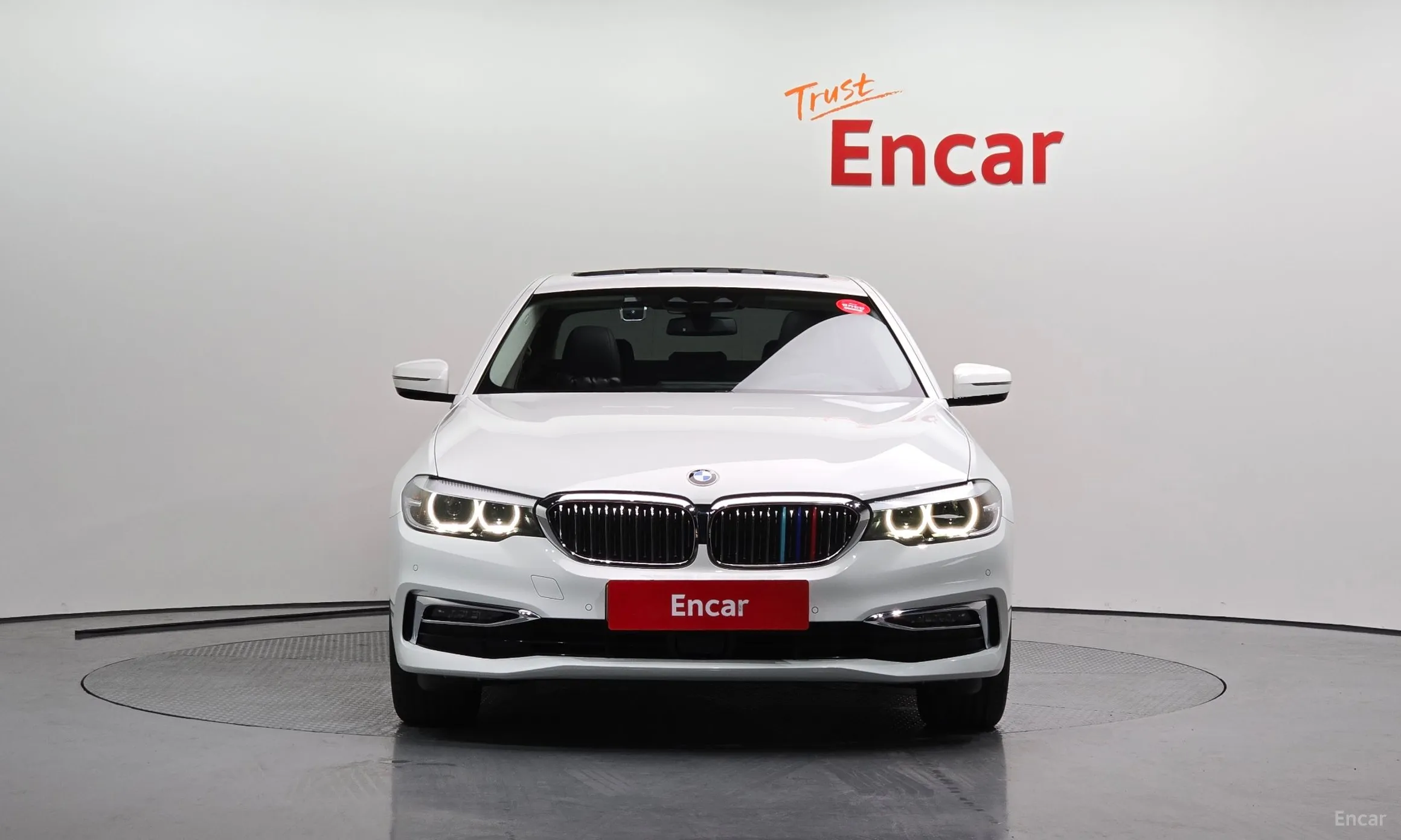 BMW 5 Series (G30) превью 2