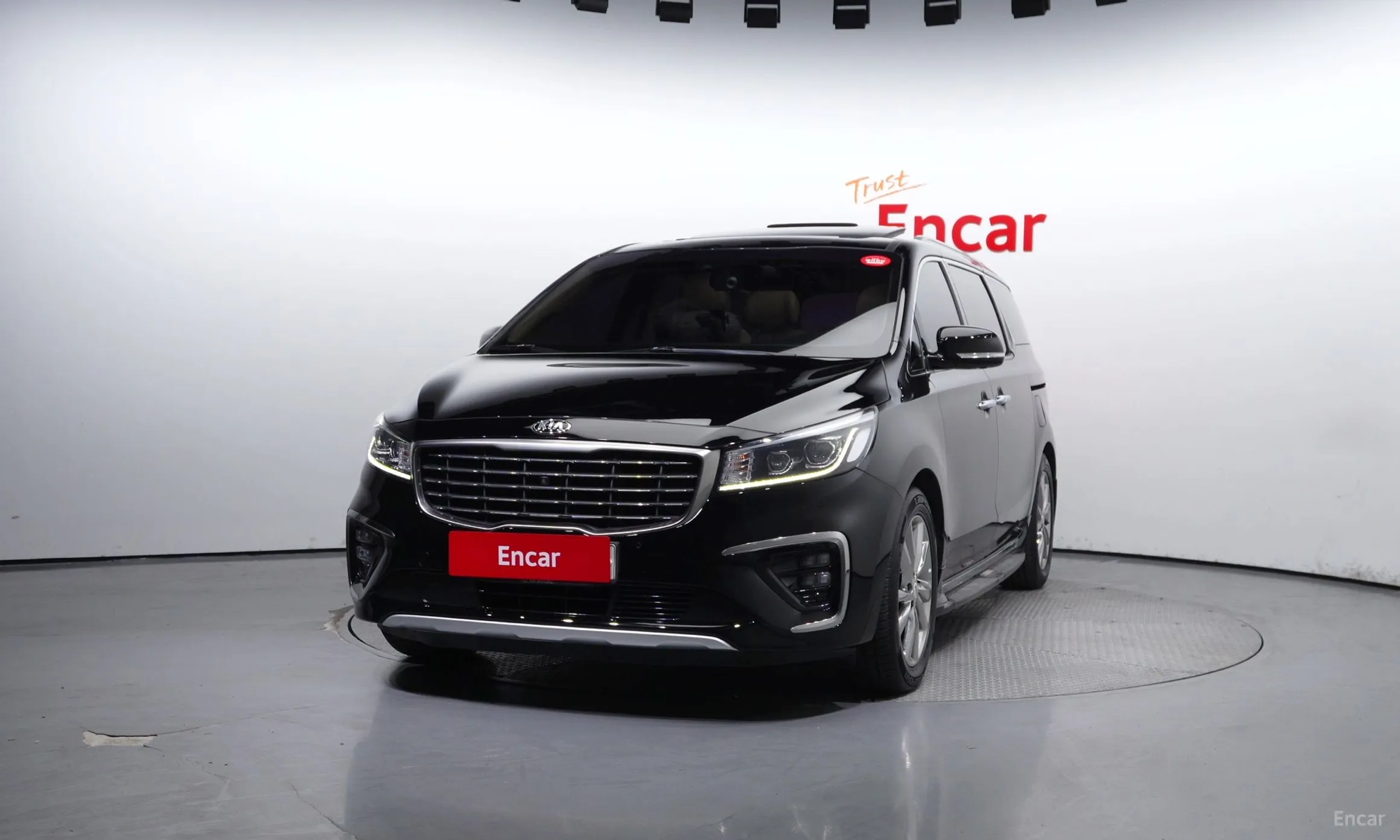 Kia Carnival превью 2