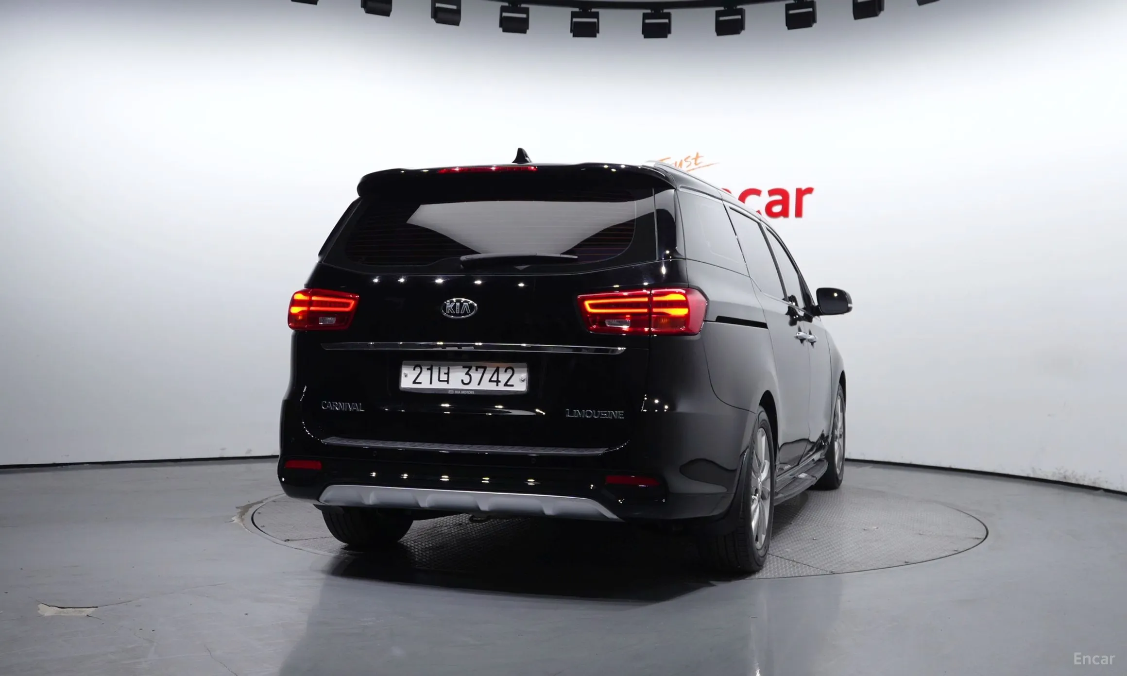 Kia Carnival превью 3