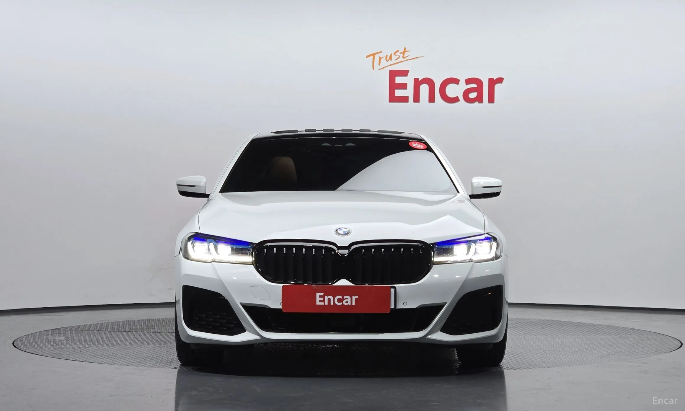 BMW 5 Series (G30) превью 2