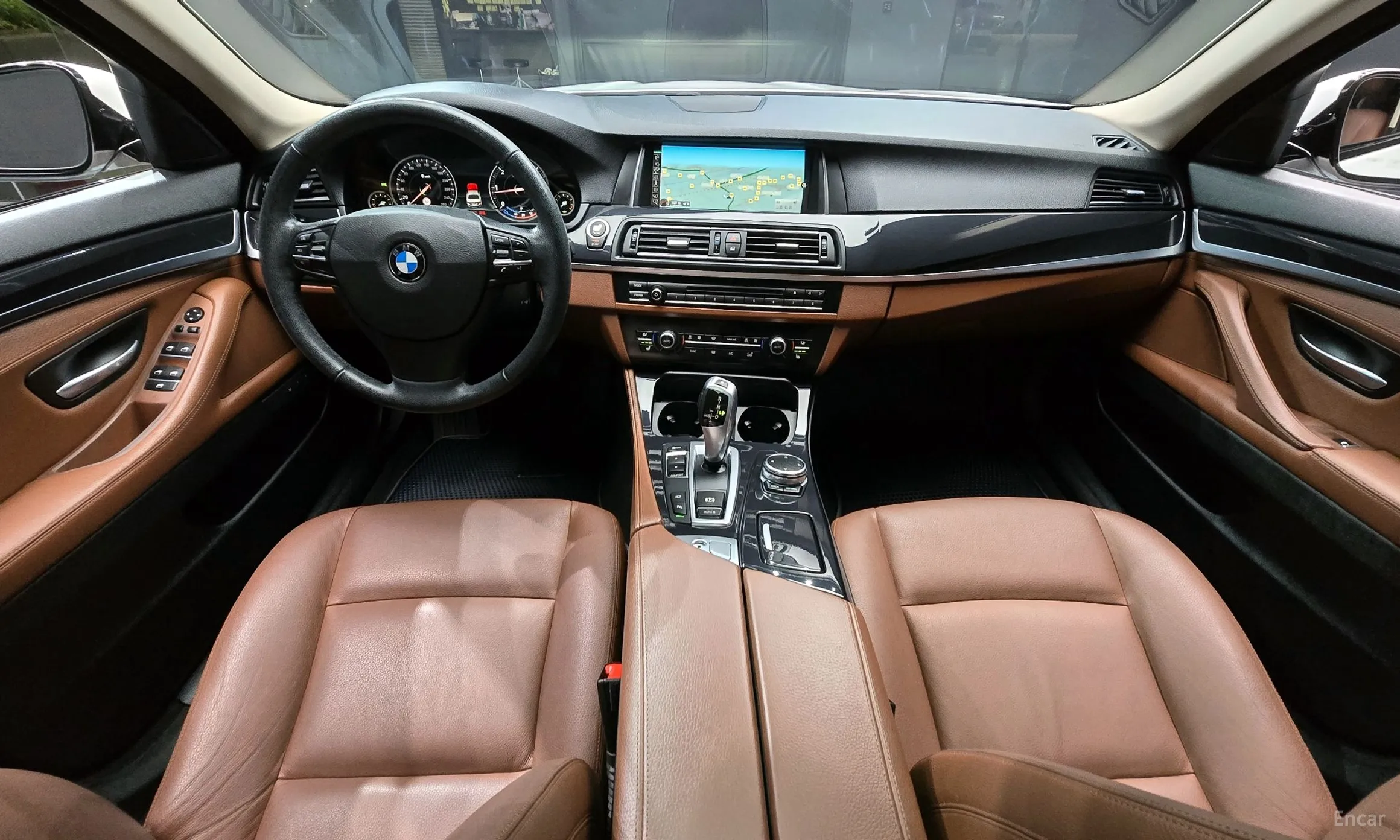 BMW 5 Series (F10) превью 4