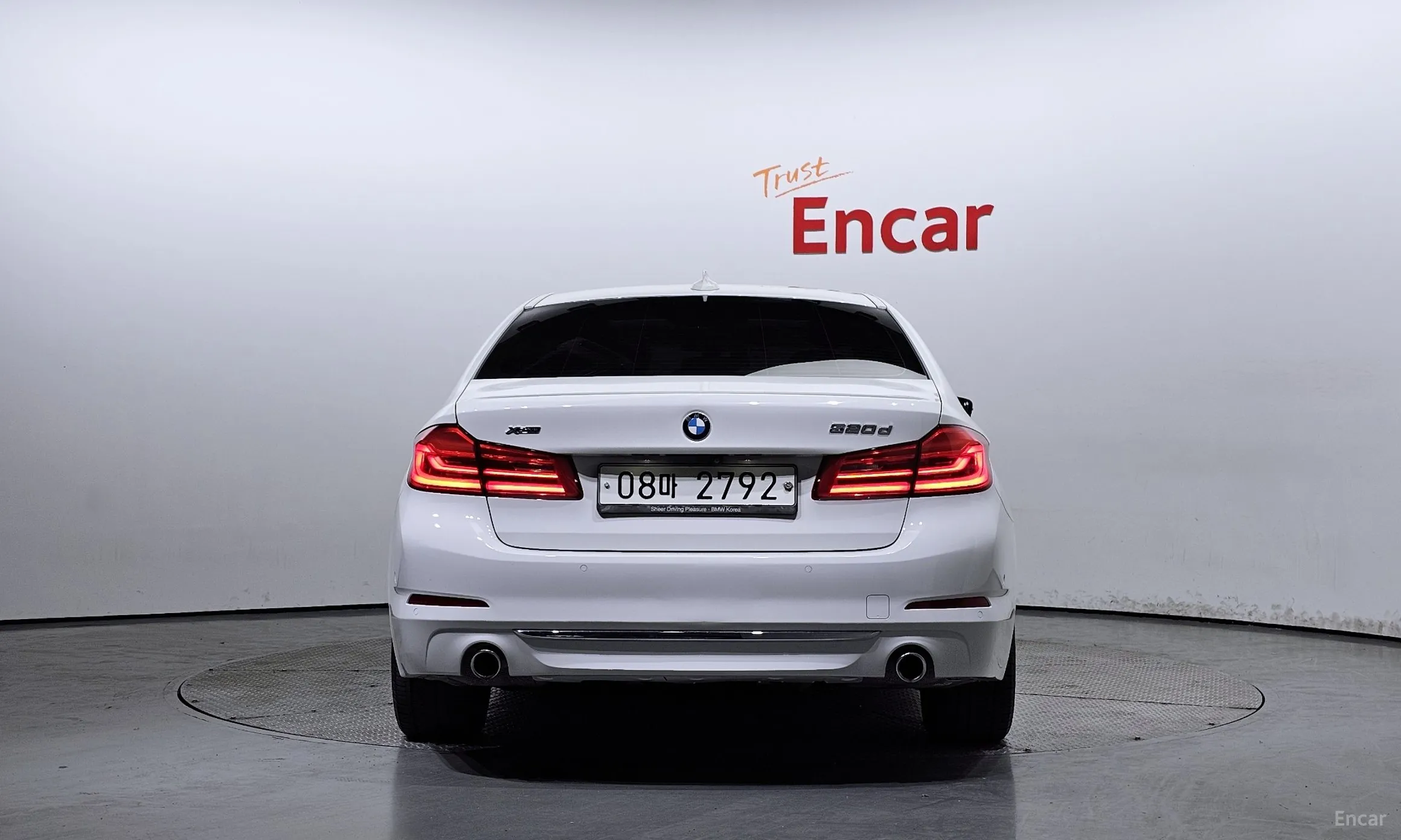 BMW 5 Series (G30) превью 3
