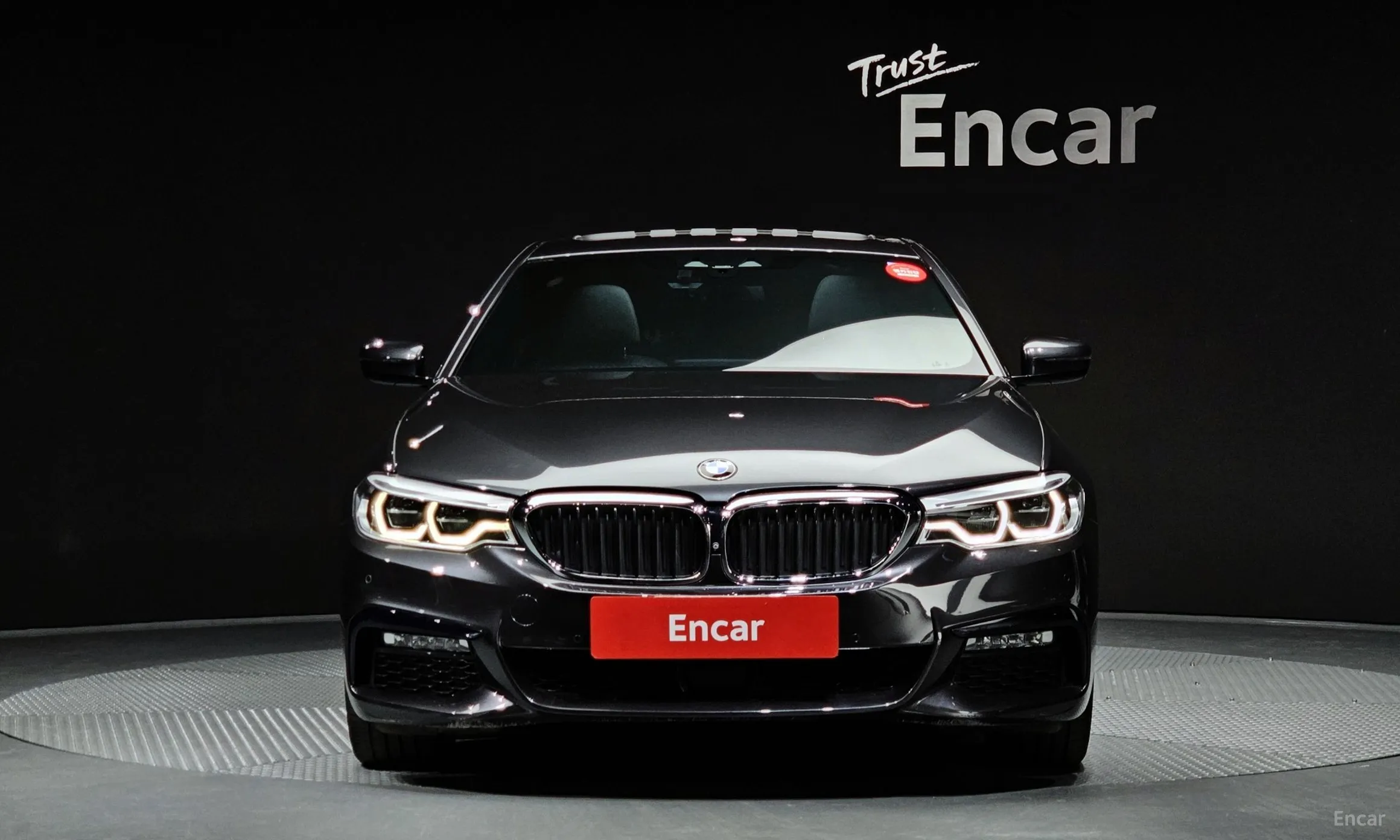 BMW 5 Series (G30) превью 2