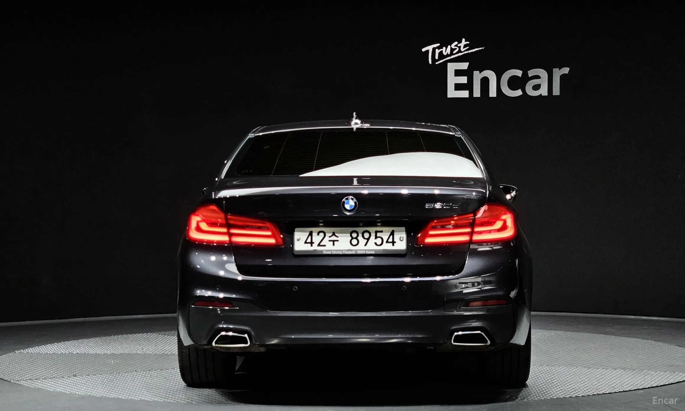 BMW 5 Series (G30) превью 3