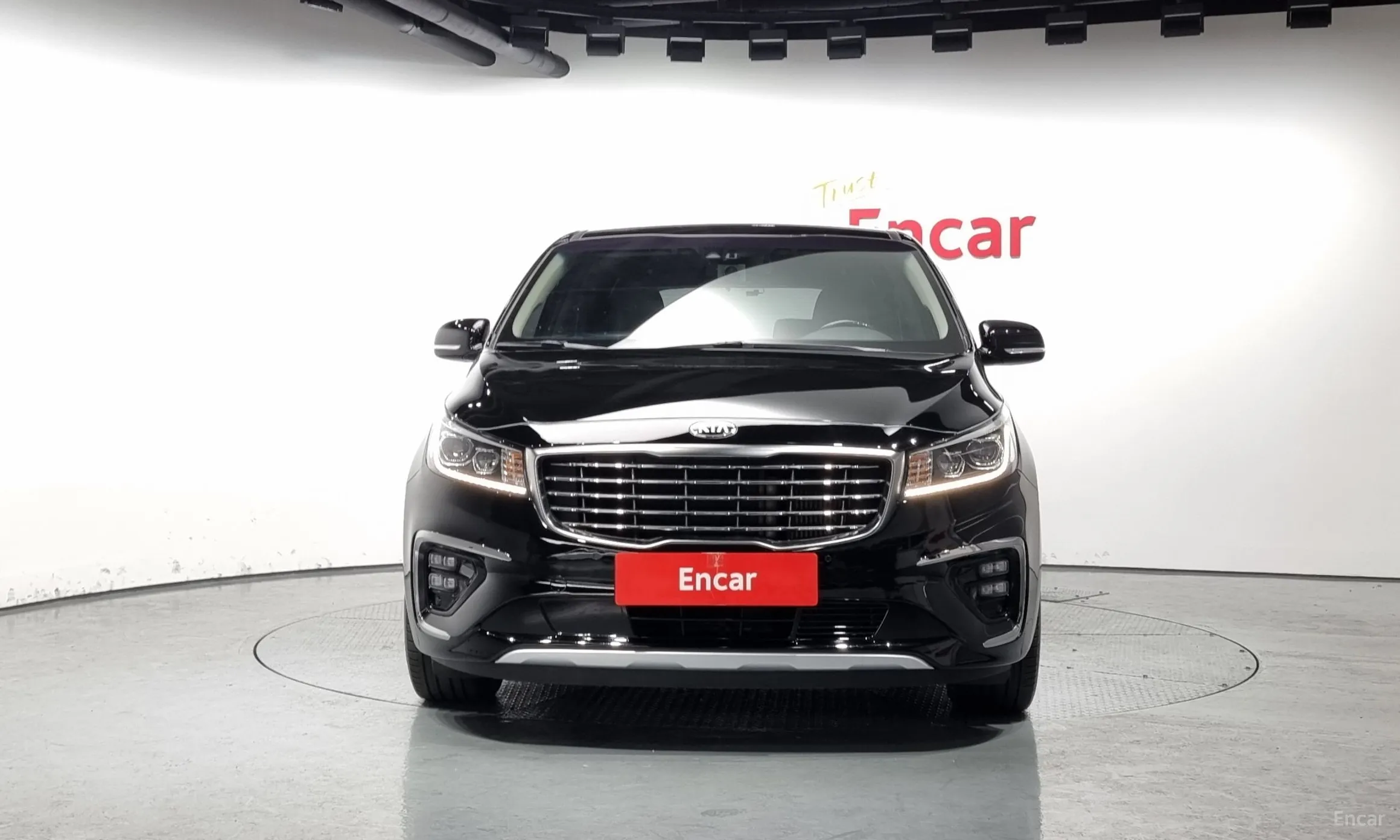 Kia Carnival превью 2